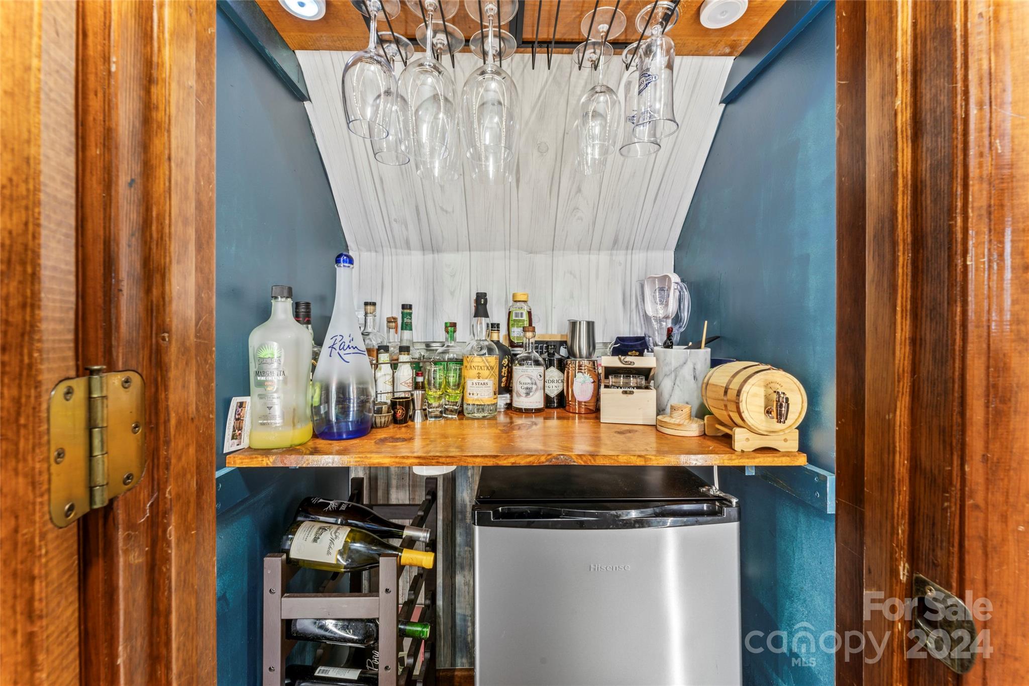 1047 Eagle Drive
