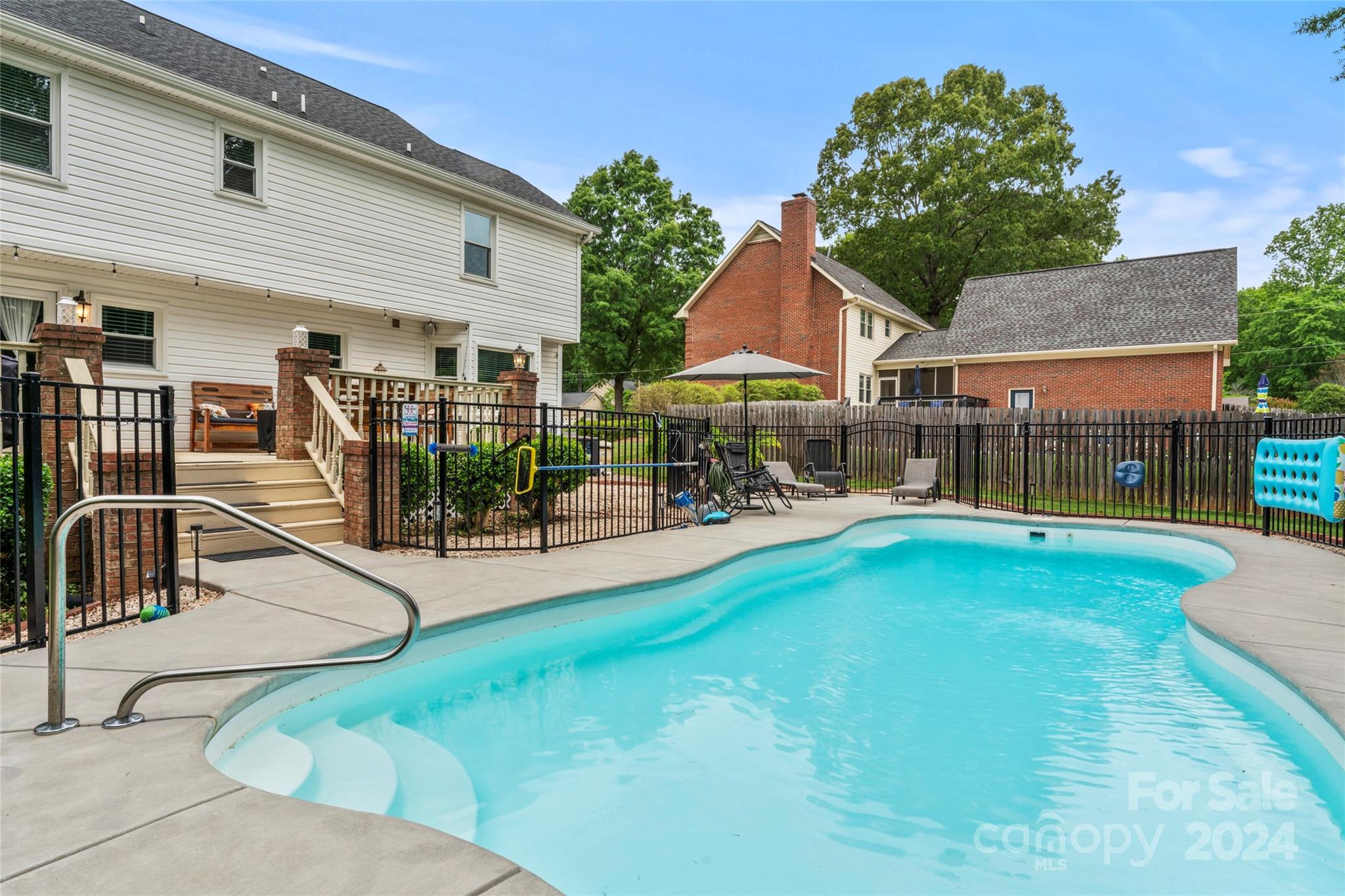 1047 Eagle Drive