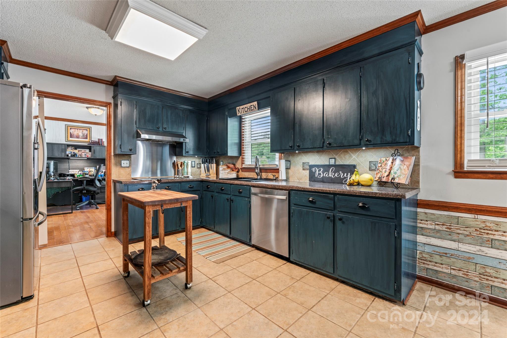 1047 Eagle Drive