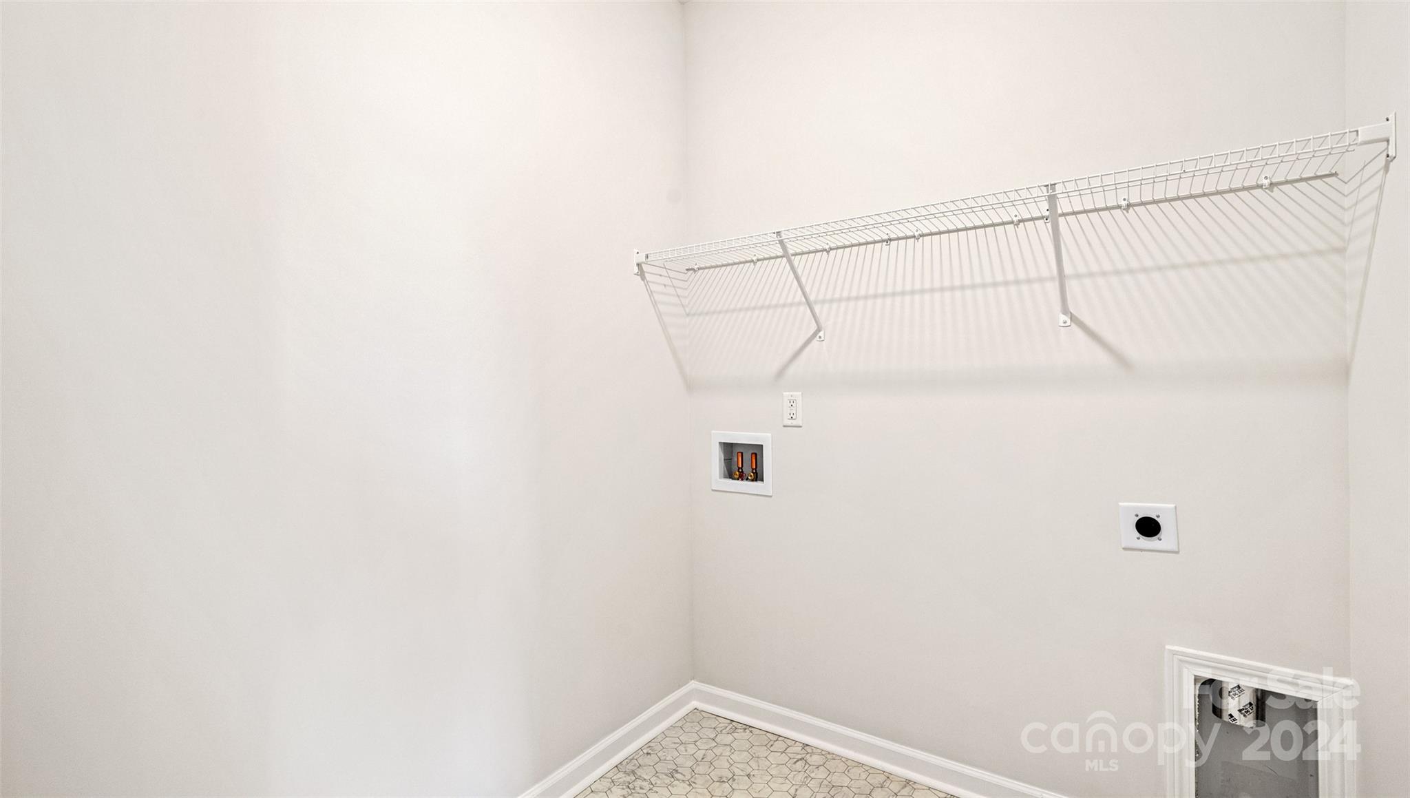 377 Court House Avenue