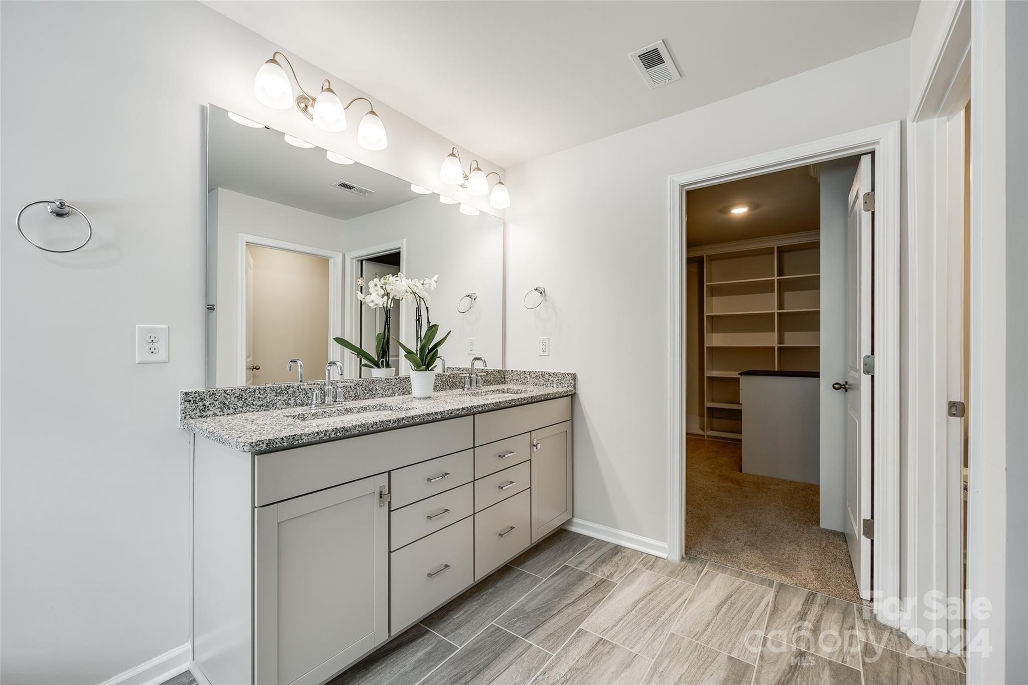 2481 Napa Terrace Unit: 28