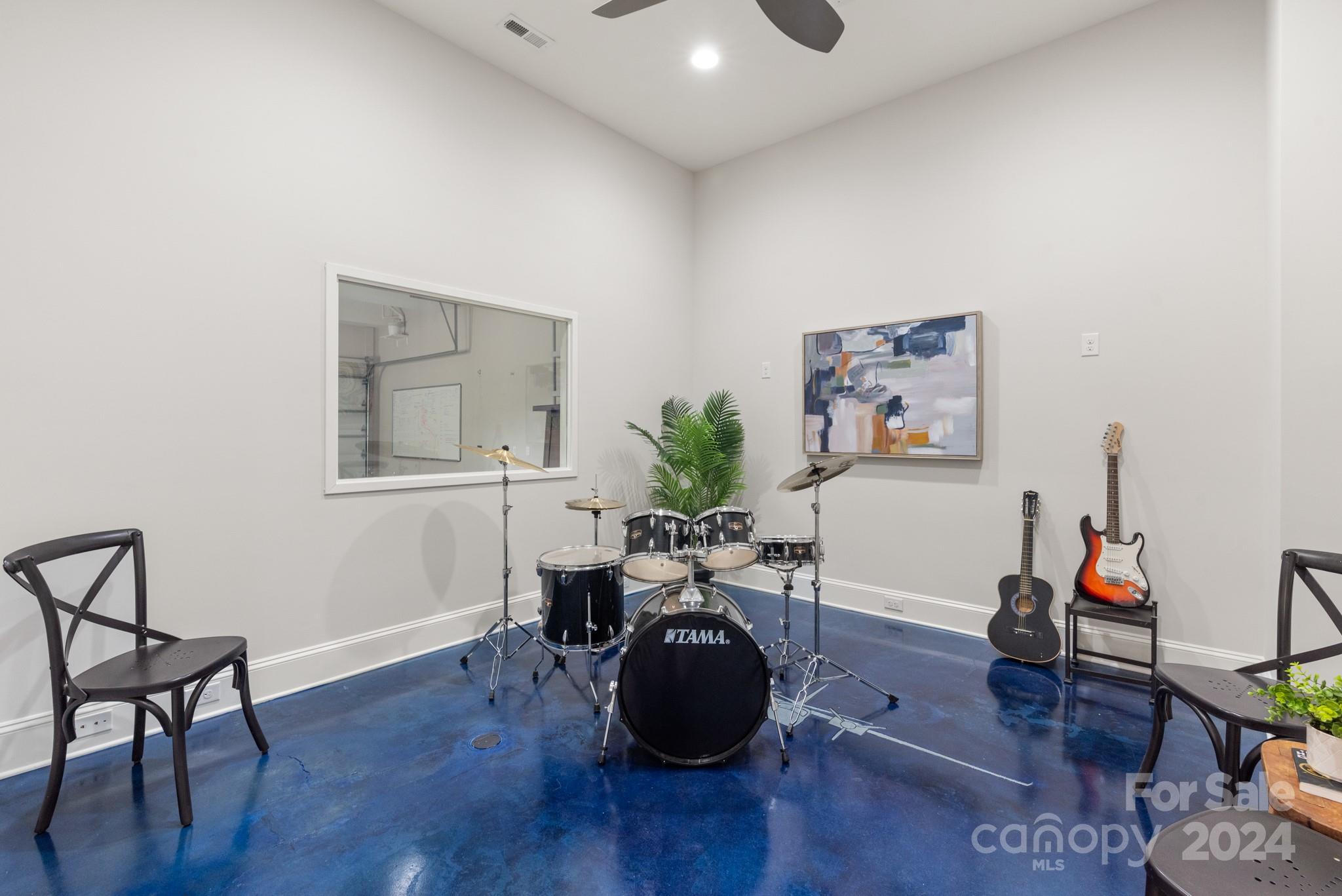 10044 Strike The Gold Lane