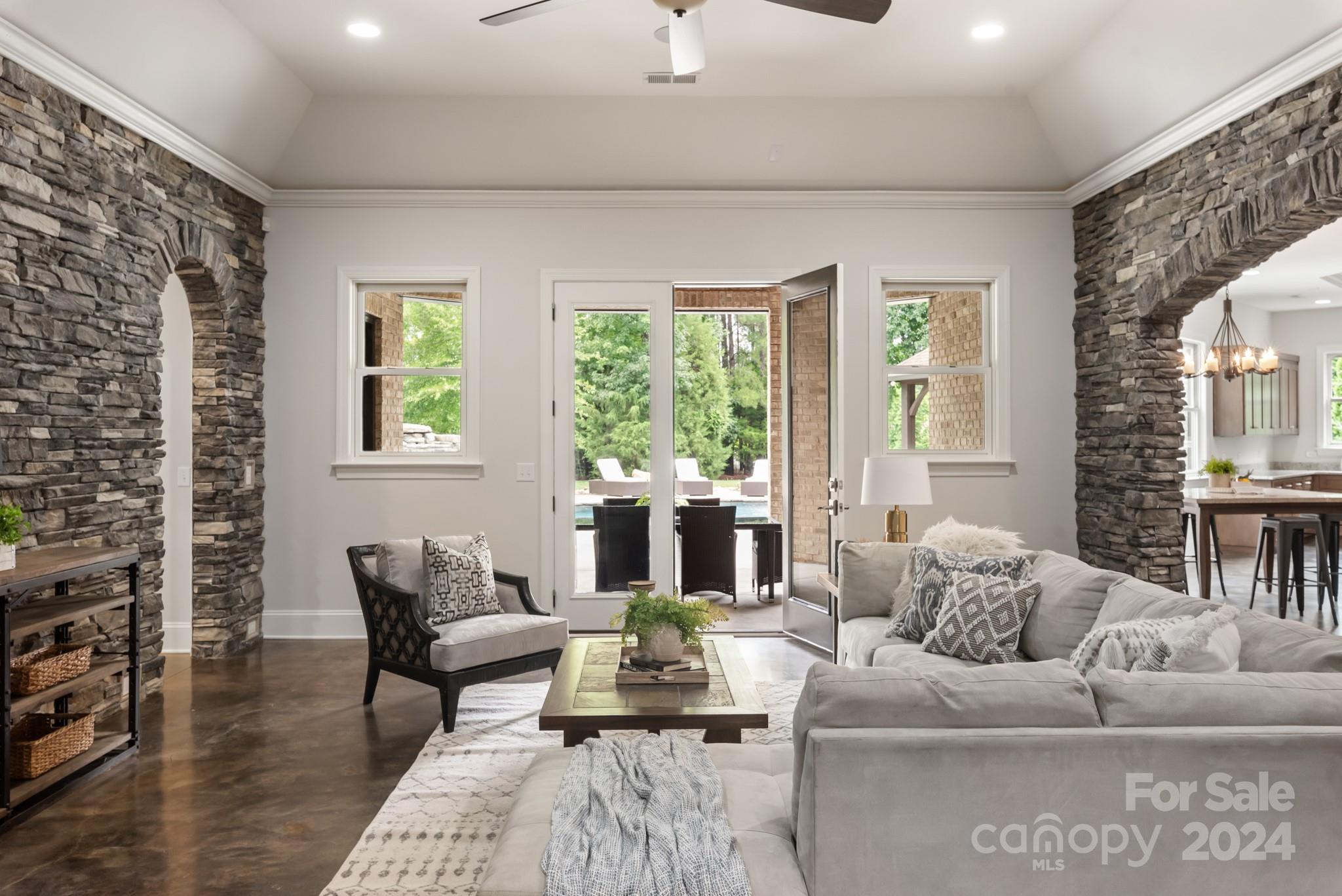 10044 Strike The Gold Lane