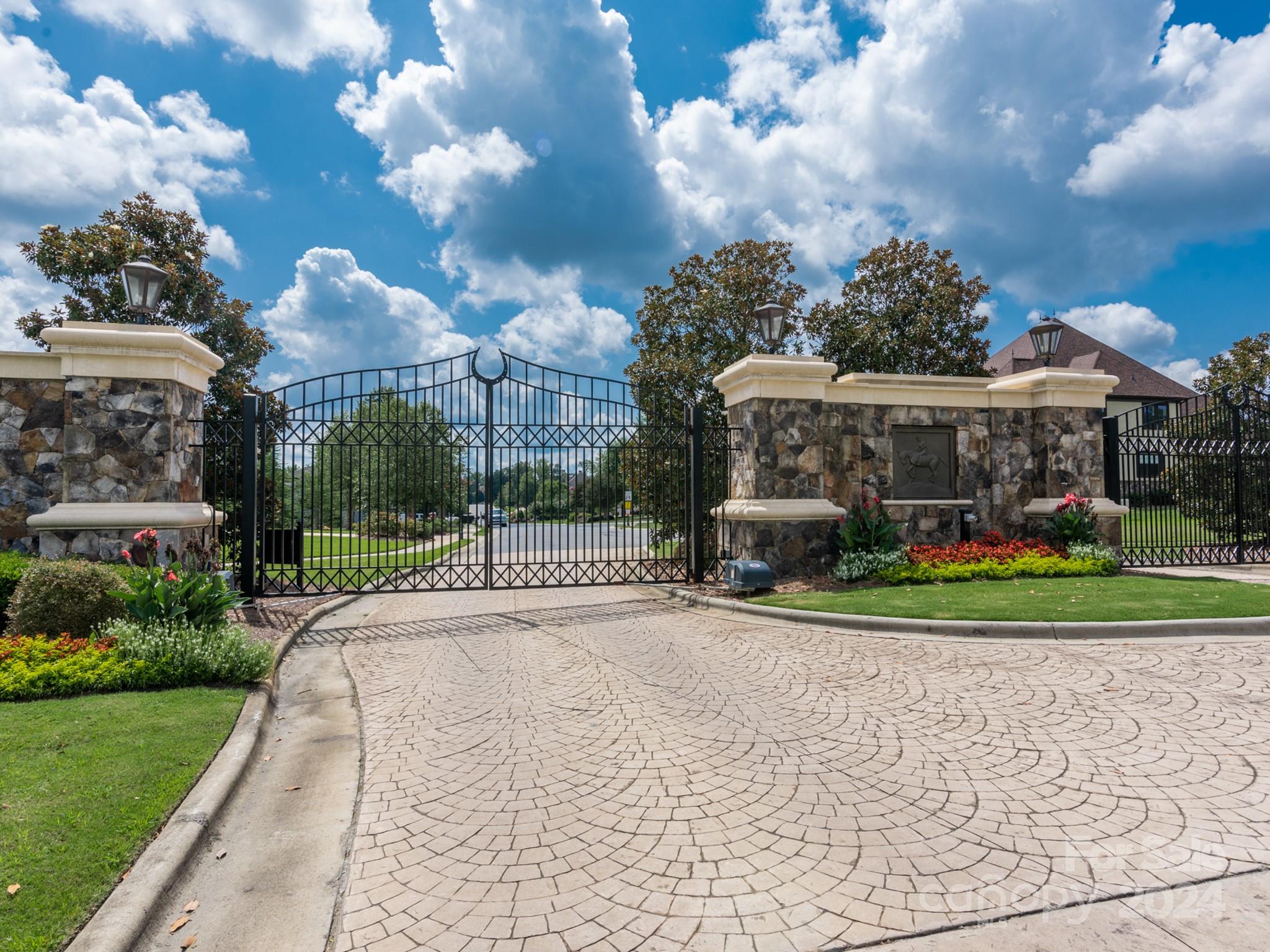 10044 Strike The Gold Lane