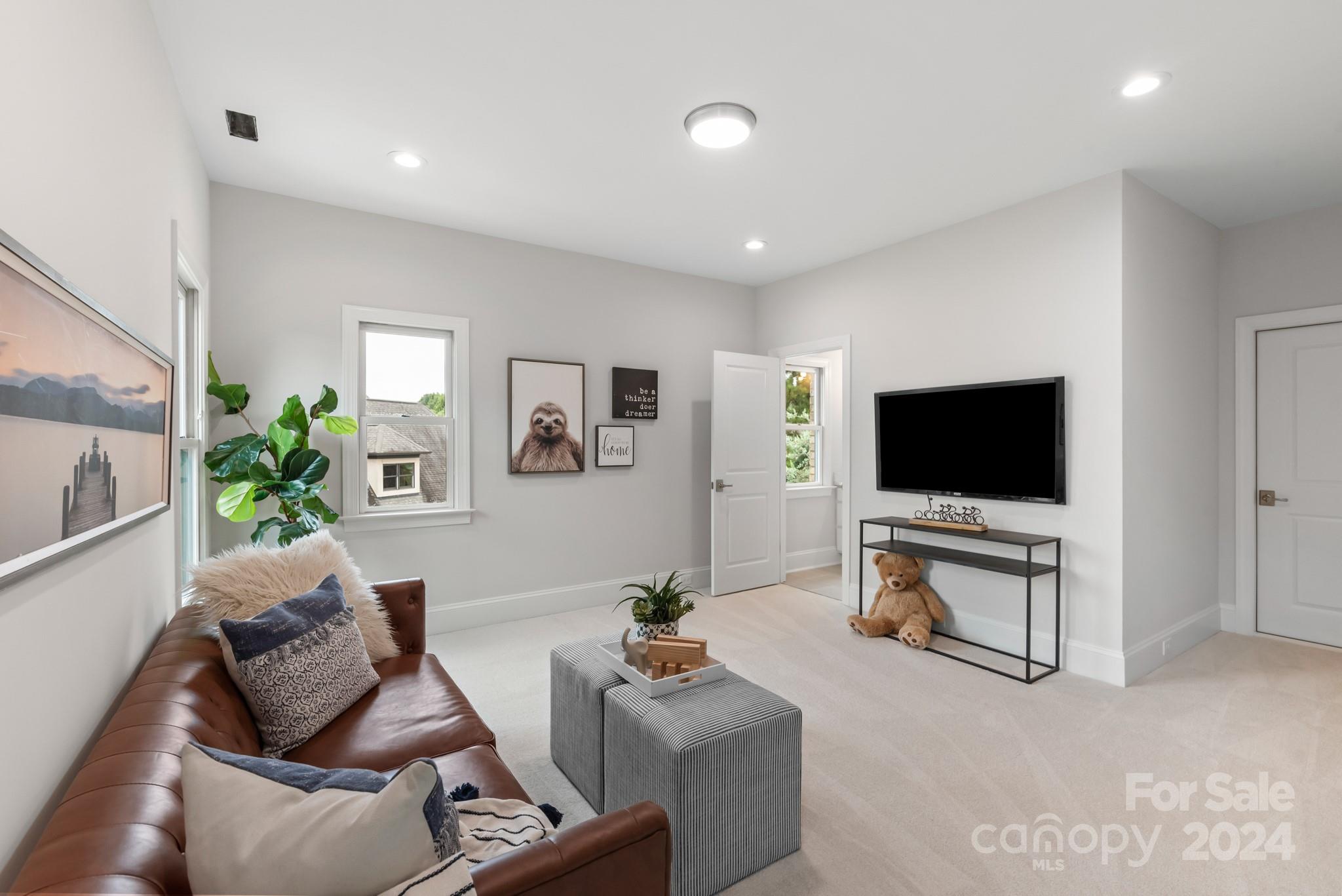 10044 Strike The Gold Lane