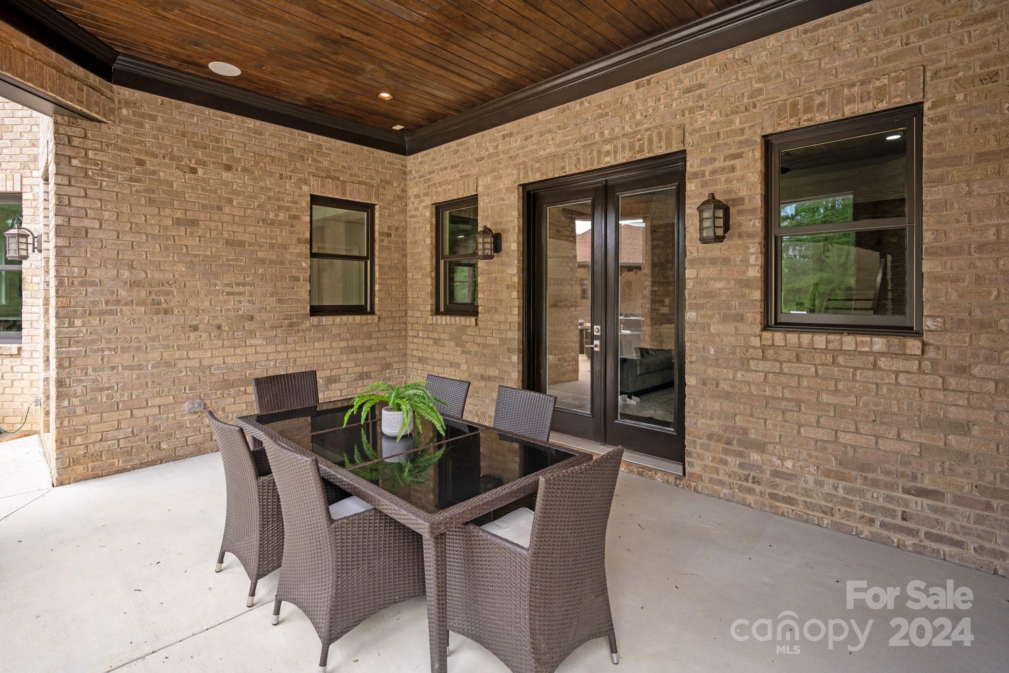 10044 Strike The Gold Lane