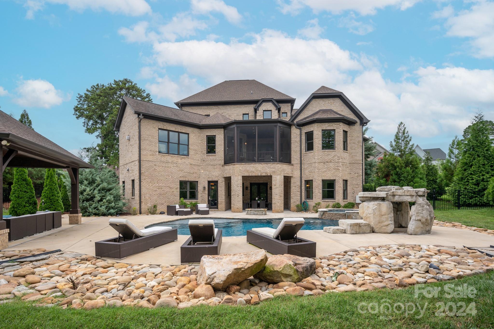 10044 Strike The Gold Lane