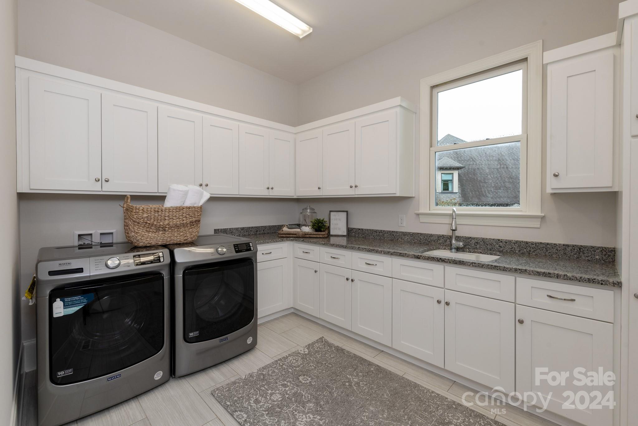 10044 Strike The Gold Lane