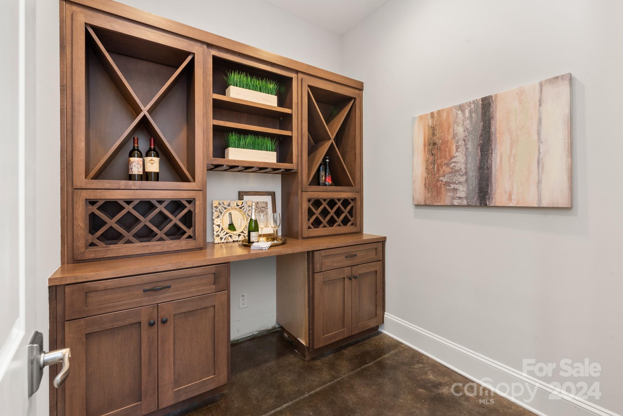 10044 Strike The Gold Lane