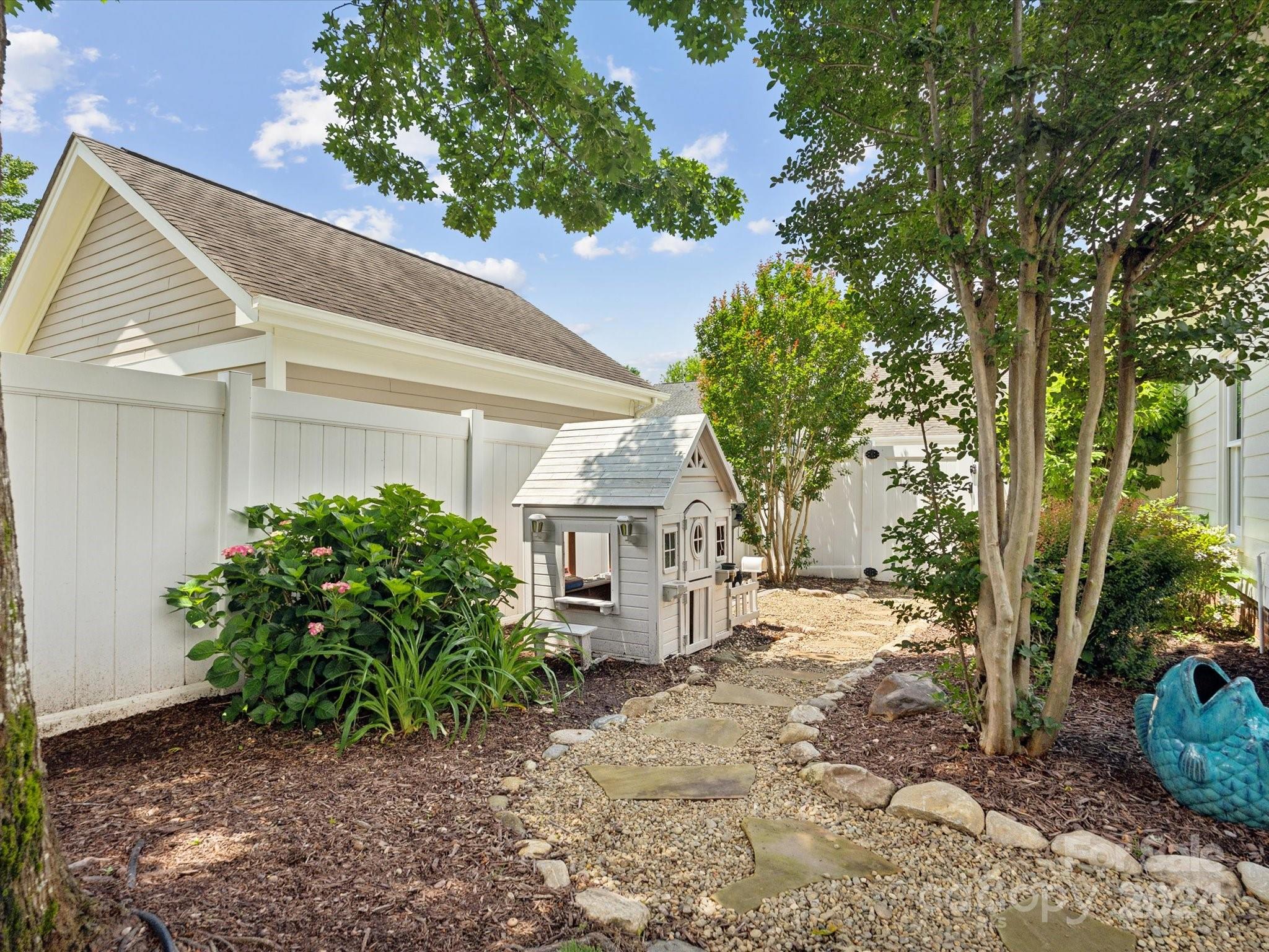 4333 Birkshire Heights