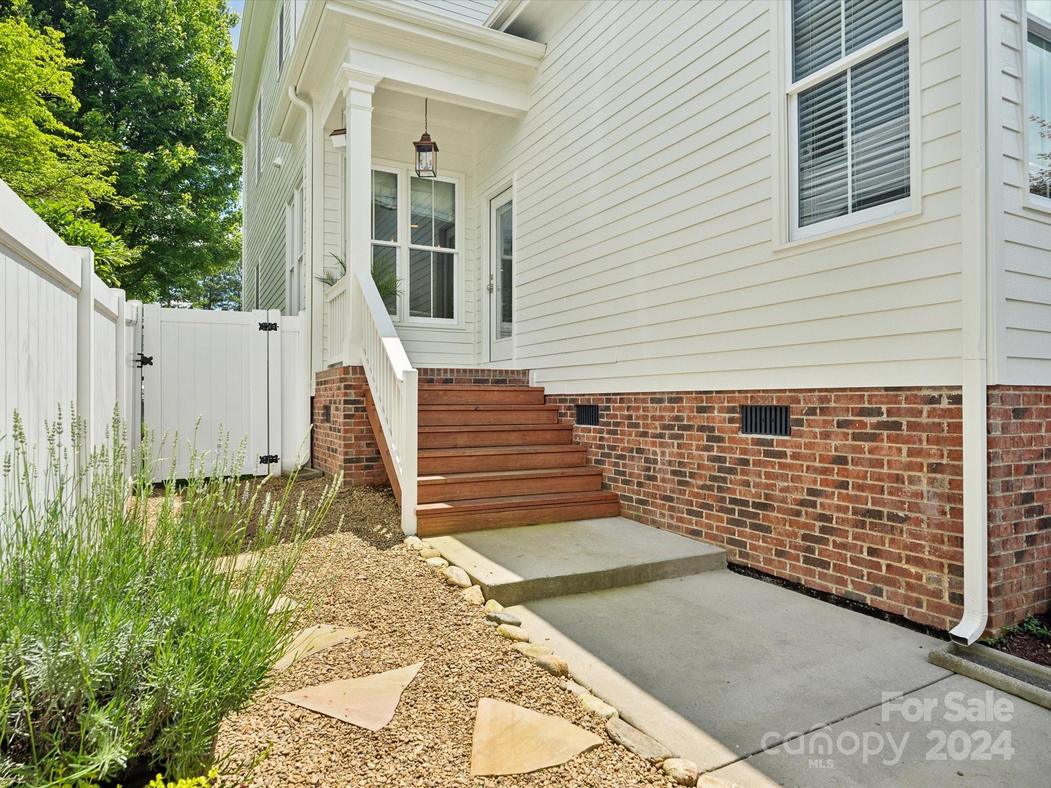 4333 Birkshire Heights