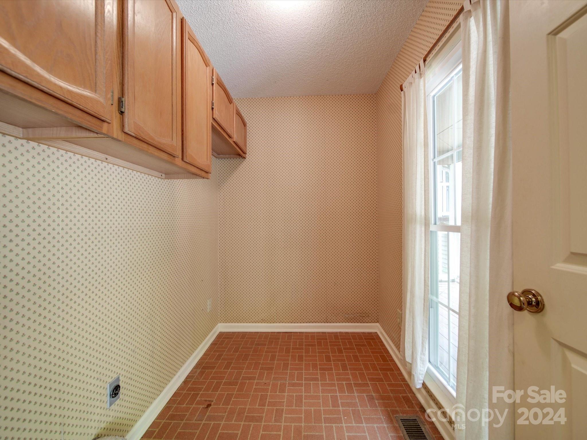 1557 Woodcroft Drive
