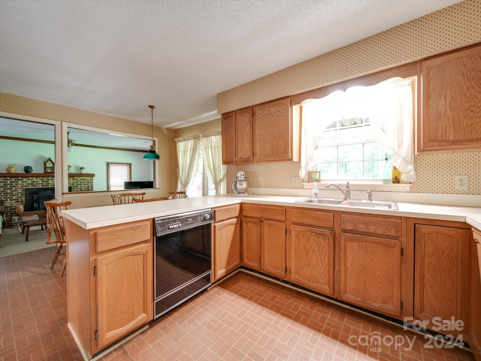 1557 Woodcroft Drive