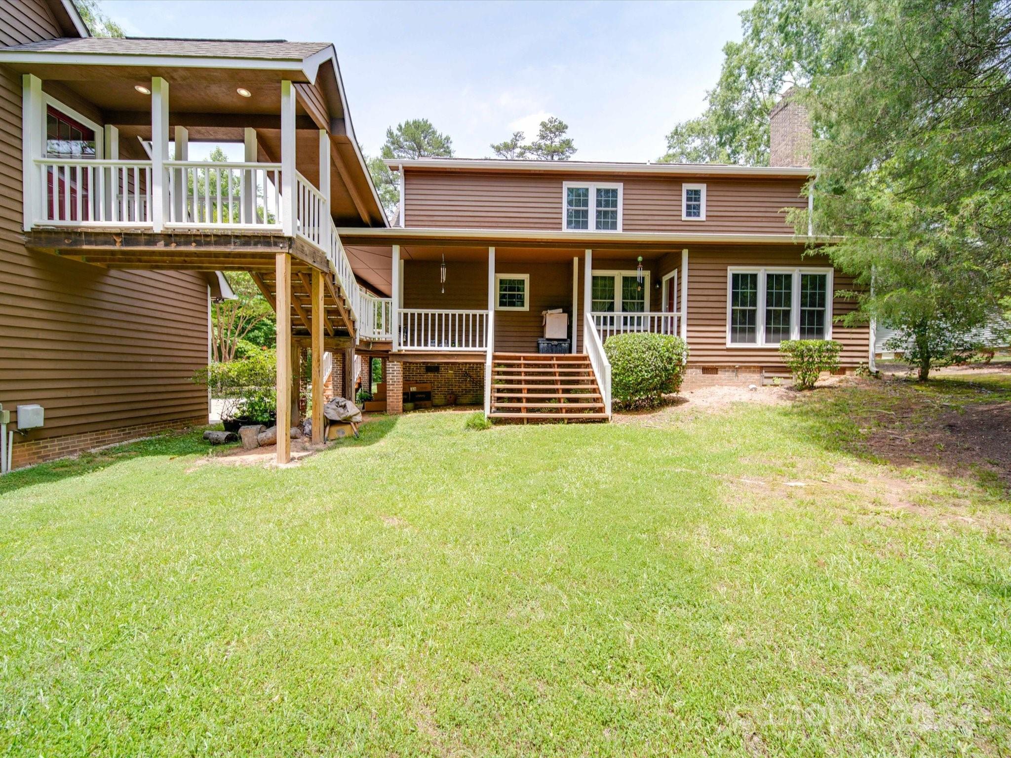 1557 Woodcroft Drive