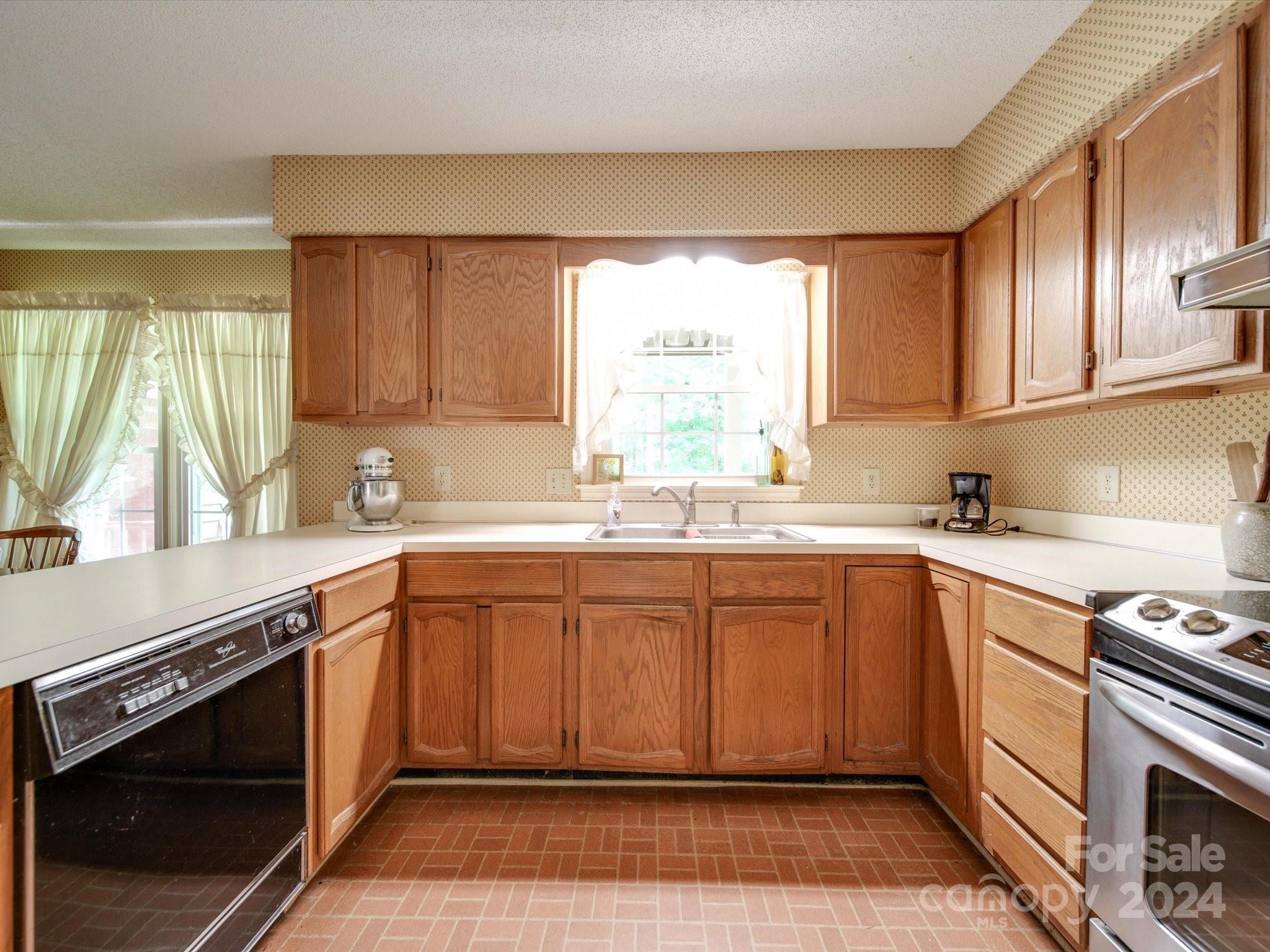 1557 Woodcroft Drive