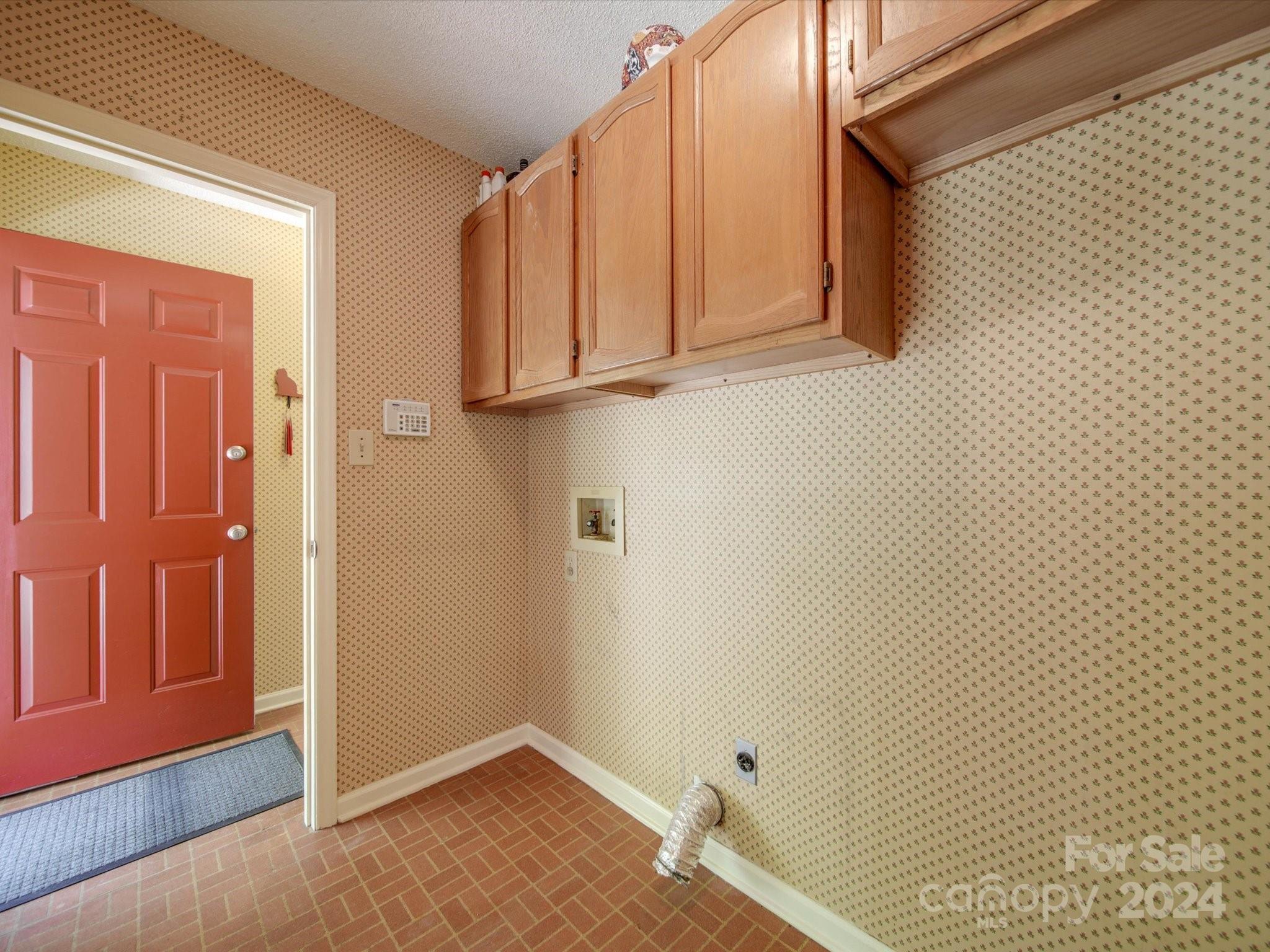 1557 Woodcroft Drive