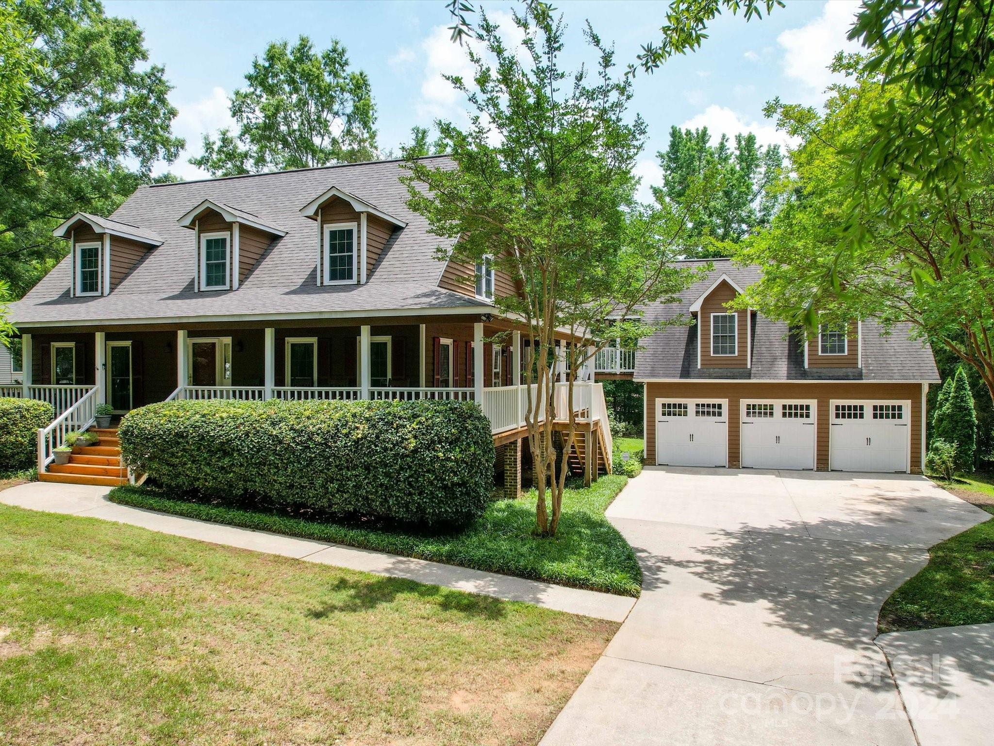 1557 Woodcroft Drive