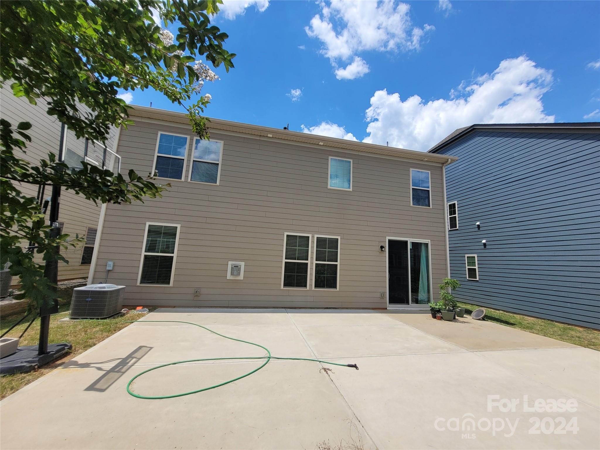 756 Garrett Green Way