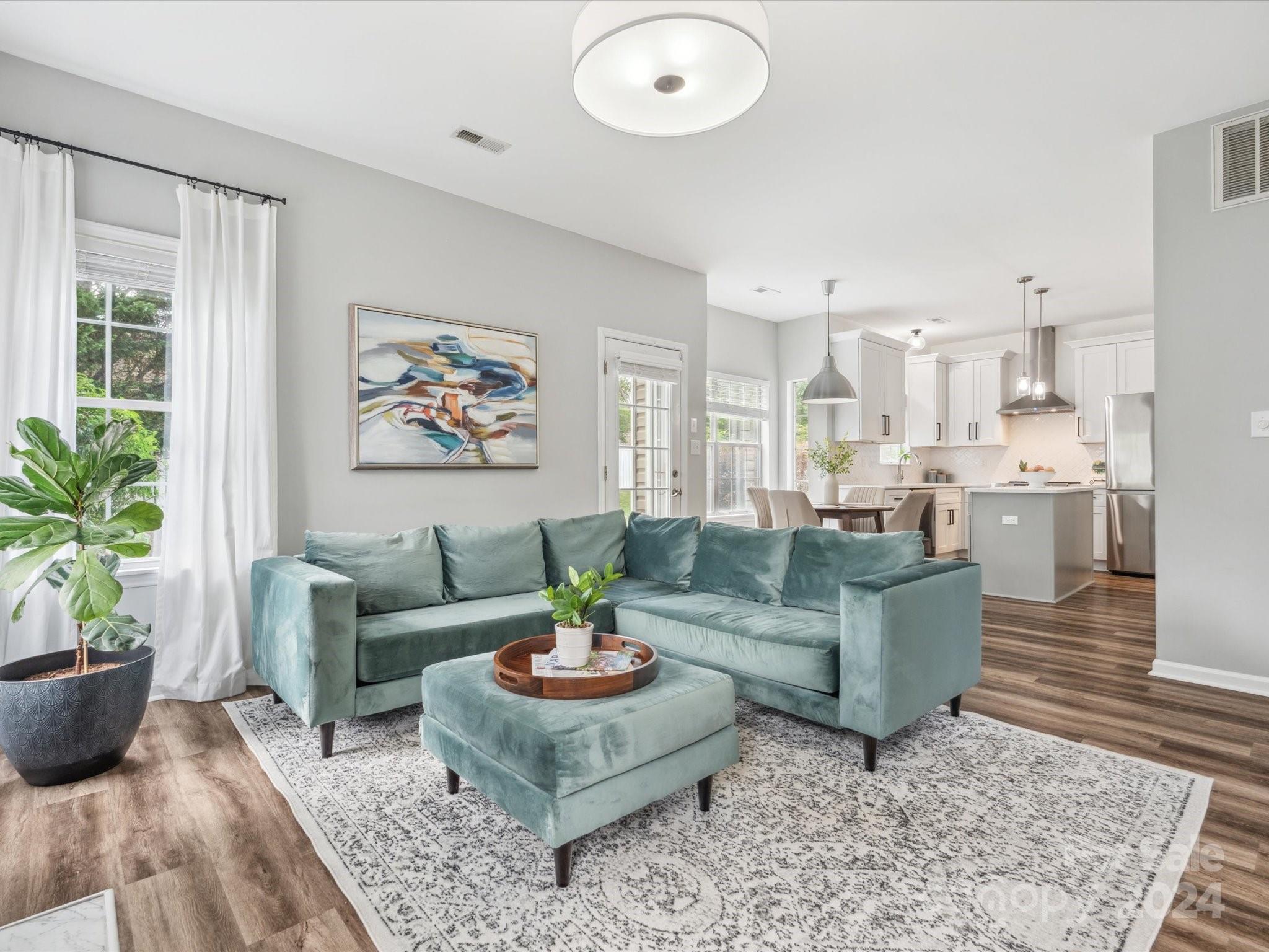 8531 Albury Walk Lane