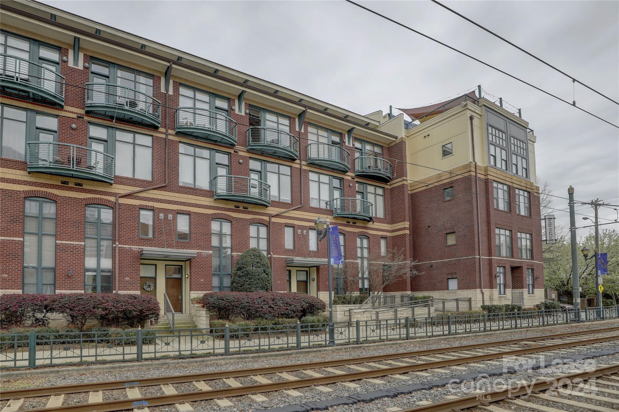 115 E Park Avenue Unit: 412