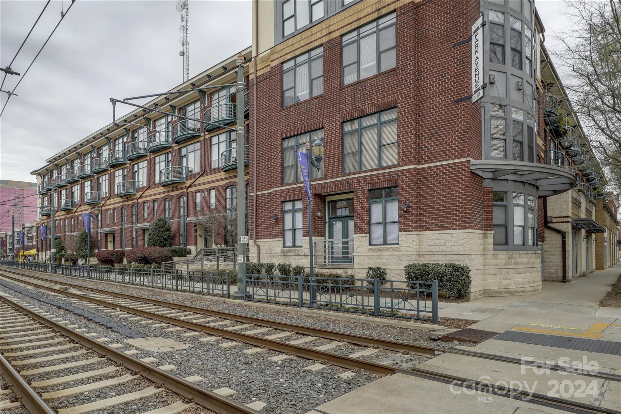 115 E Park Avenue Unit: 412