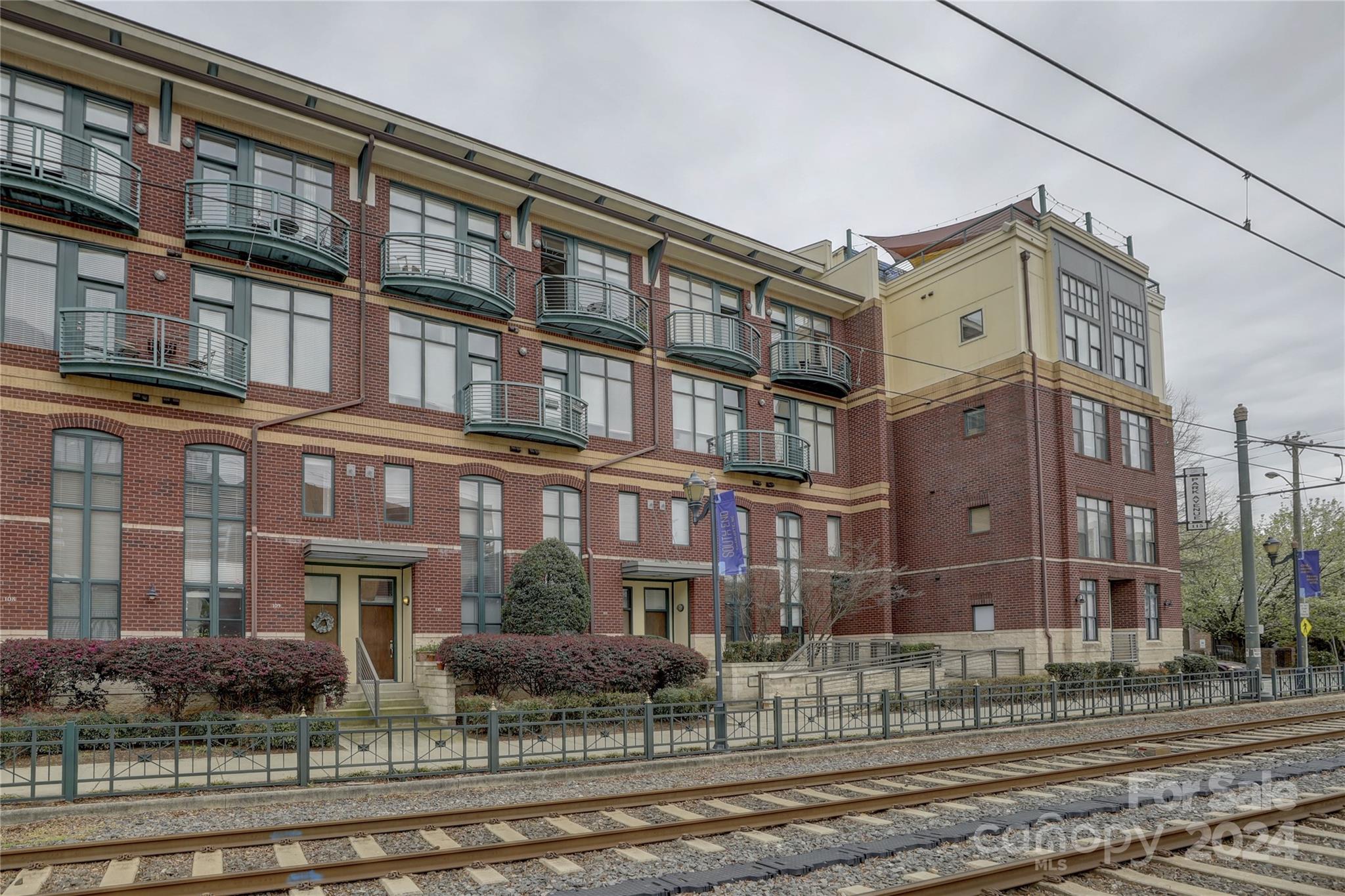 115 E Park Avenue Unit: 412