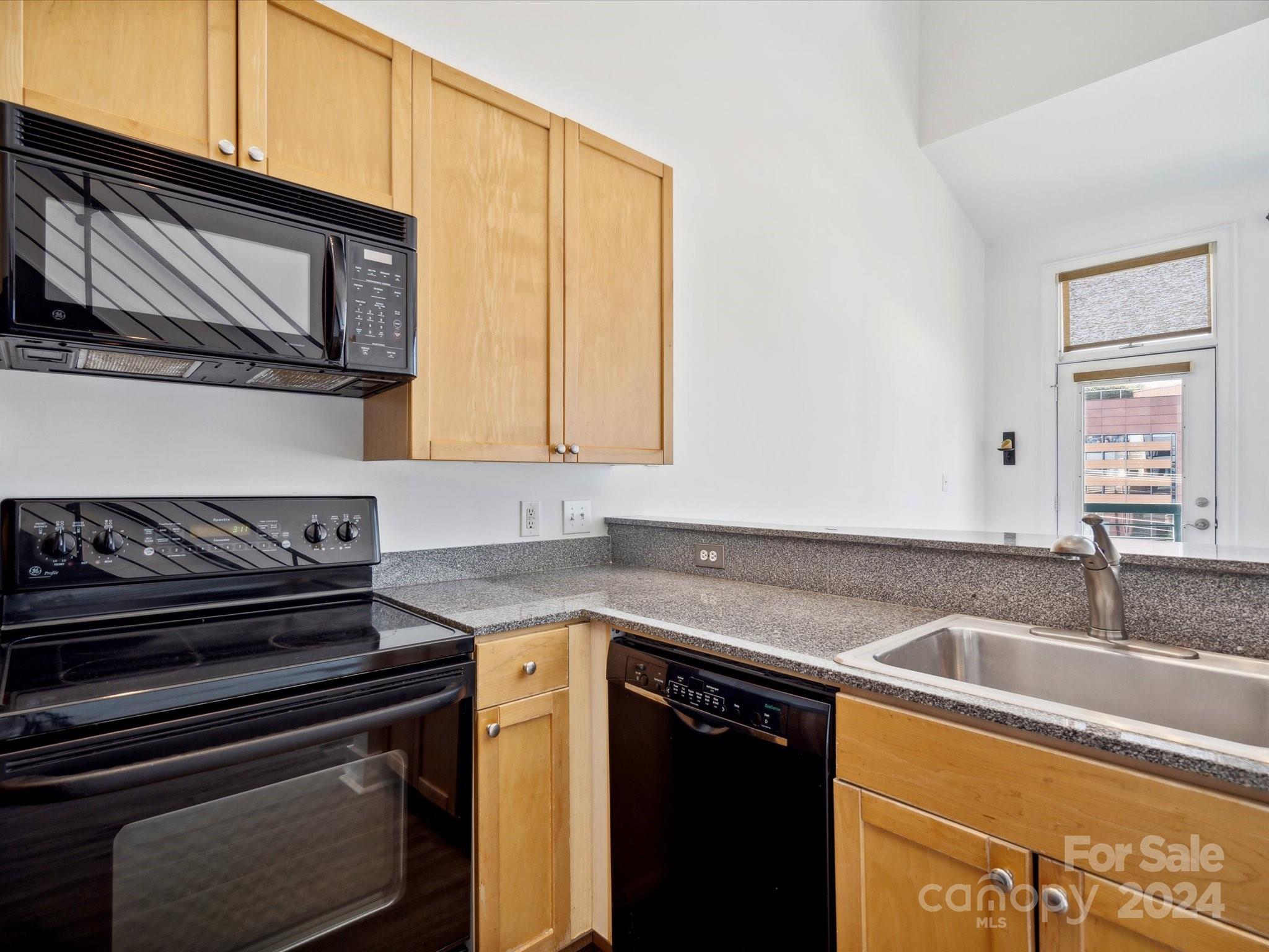 115 E Park Avenue Unit: 412