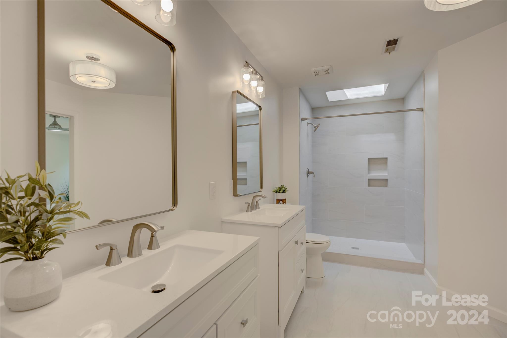 9238 N Vicksburg Park Court
