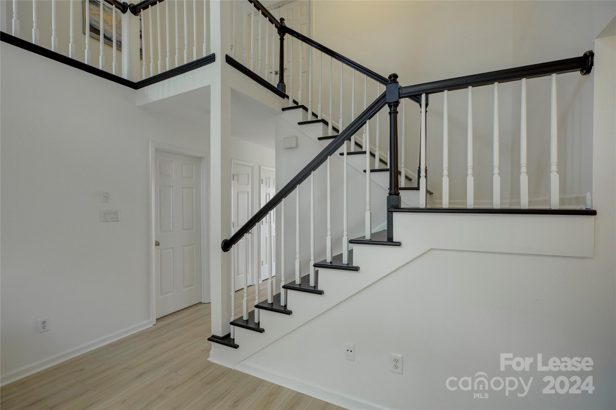 9238 N Vicksburg Park Court