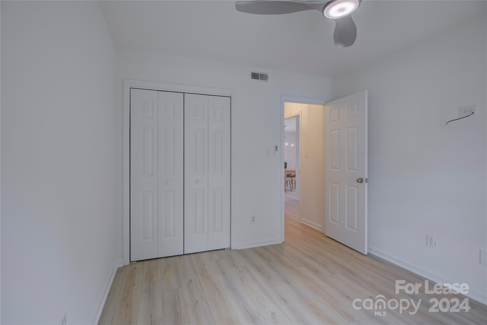 9238 N Vicksburg Park Court
