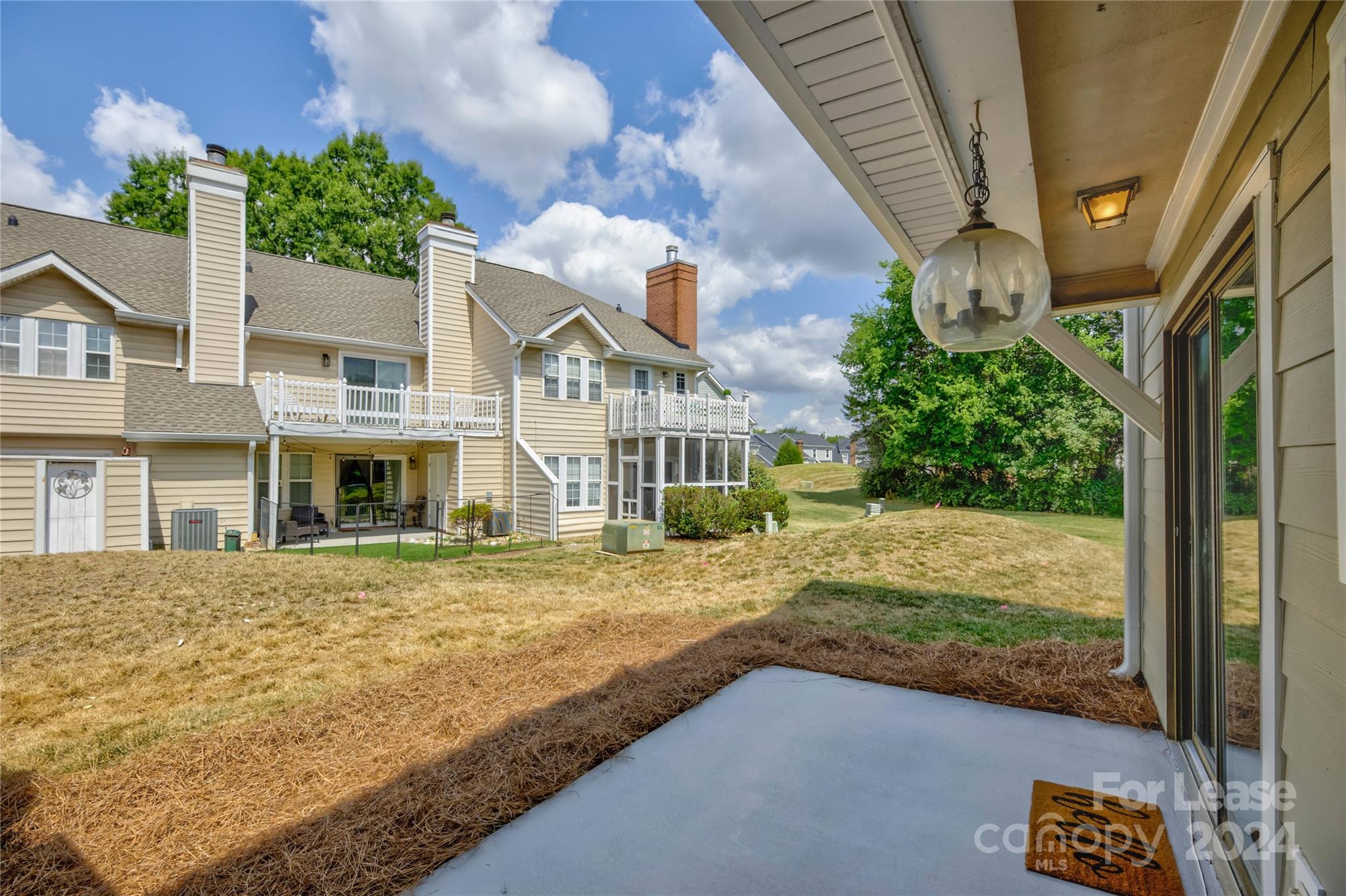 9238 N Vicksburg Park Court