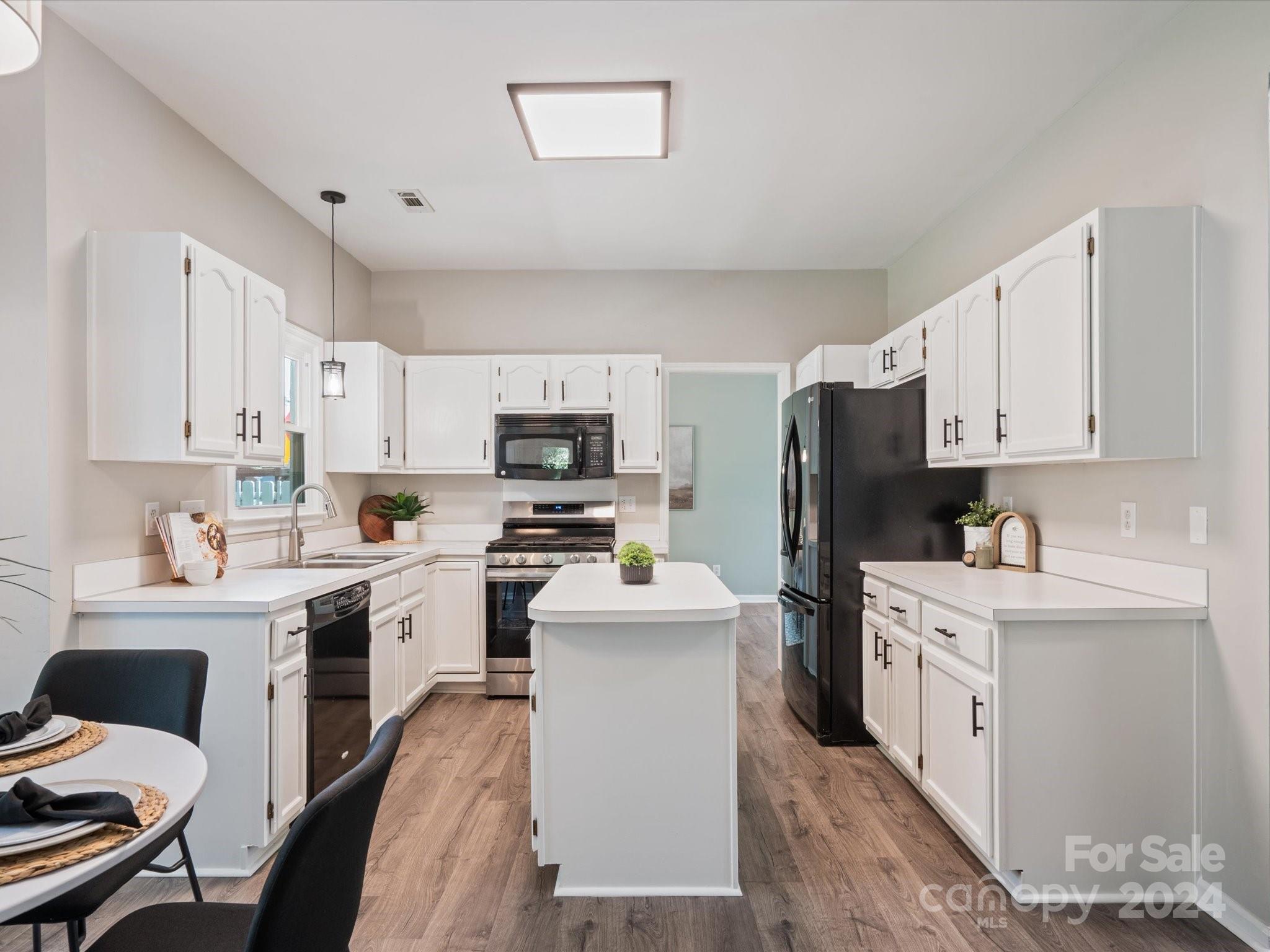 8504 Netherfield Court