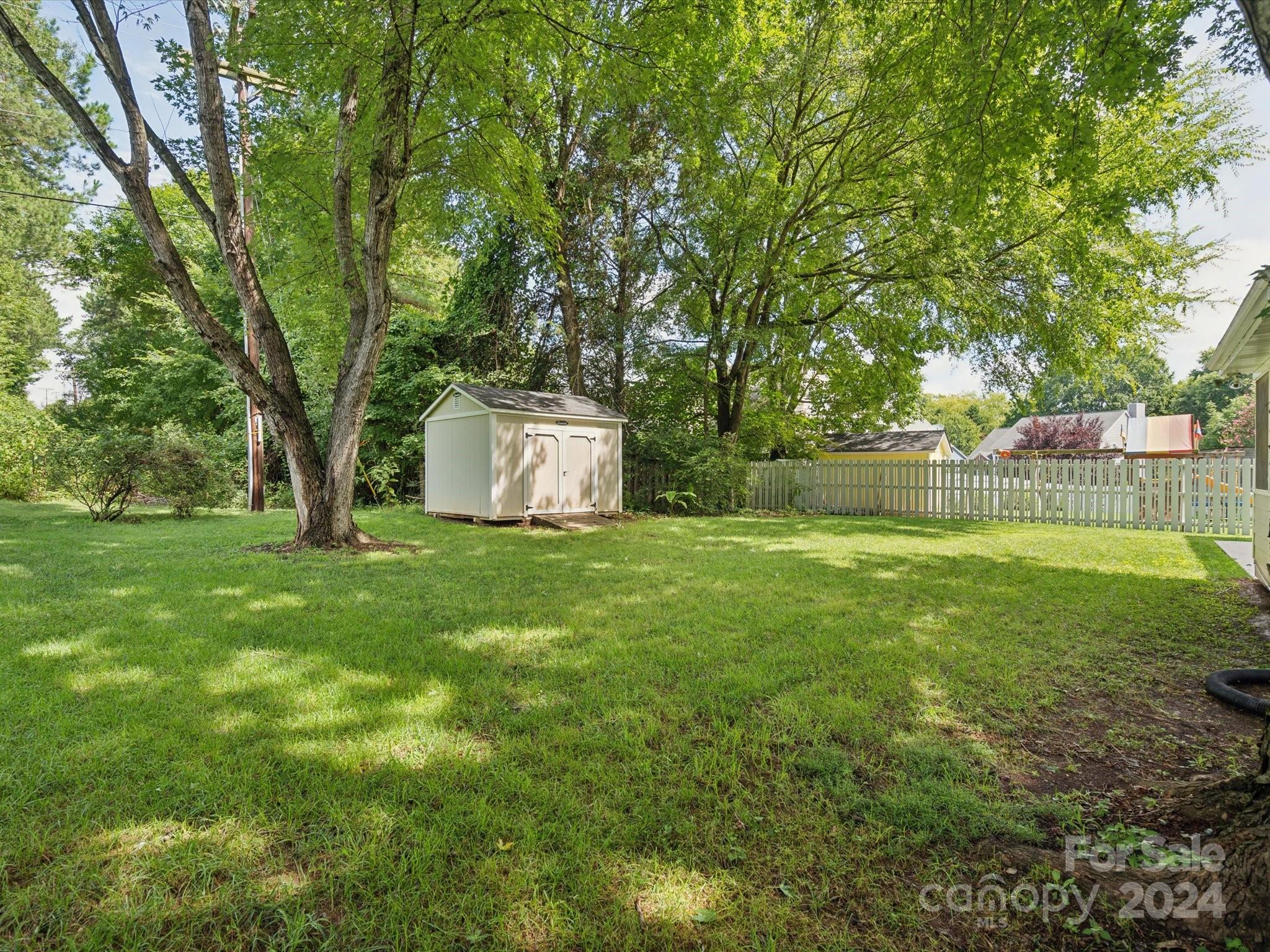 8504 Netherfield Court