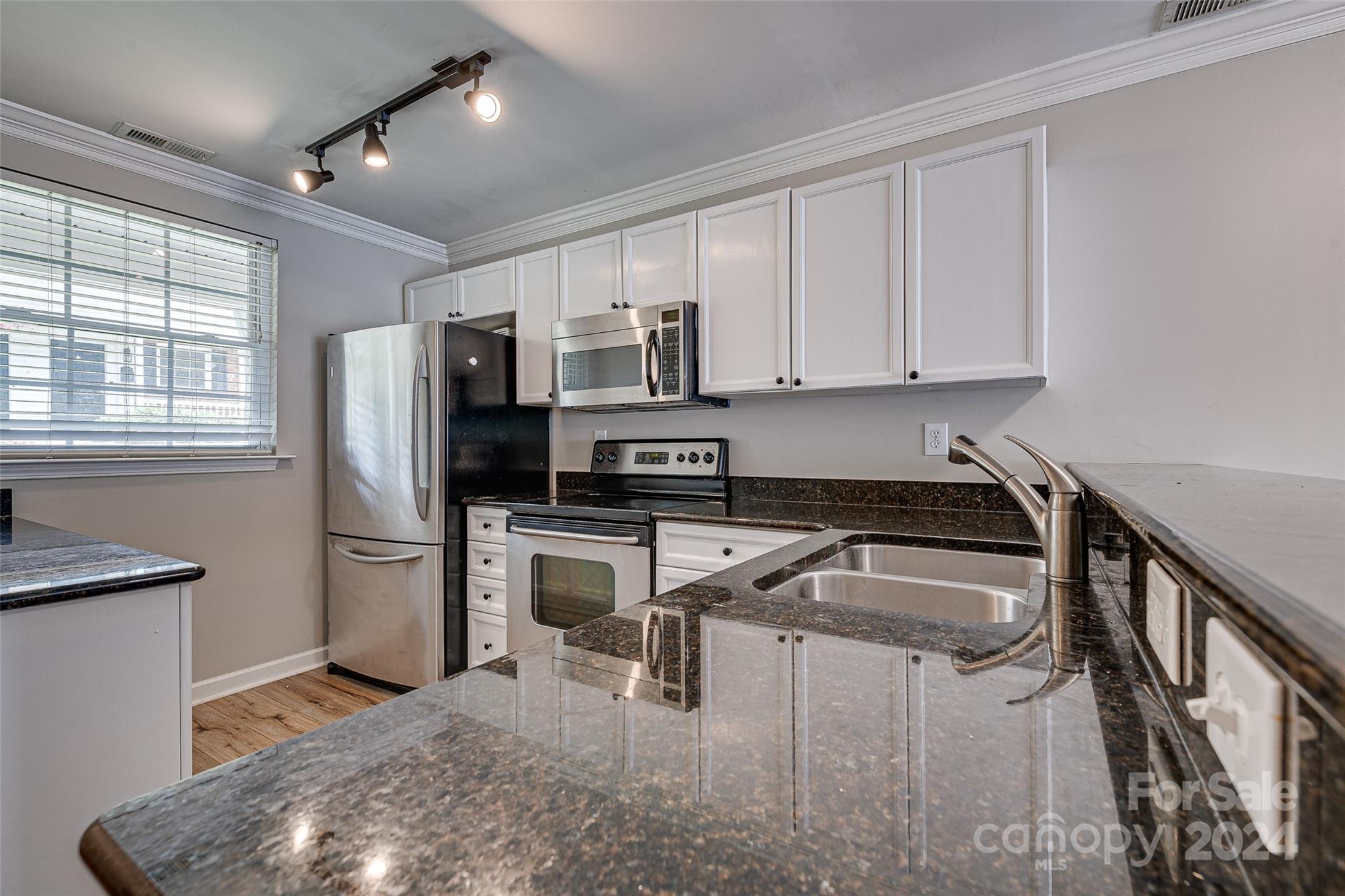 1230 Green Oaks Lane Unit: L