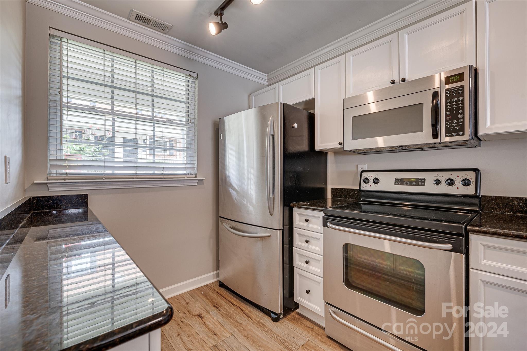 1230 Green Oaks Lane Unit: L