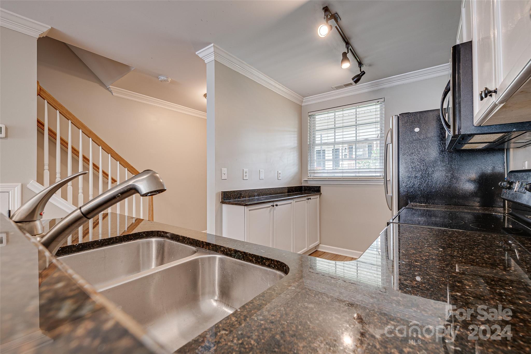 1230 Green Oaks Lane Unit: L