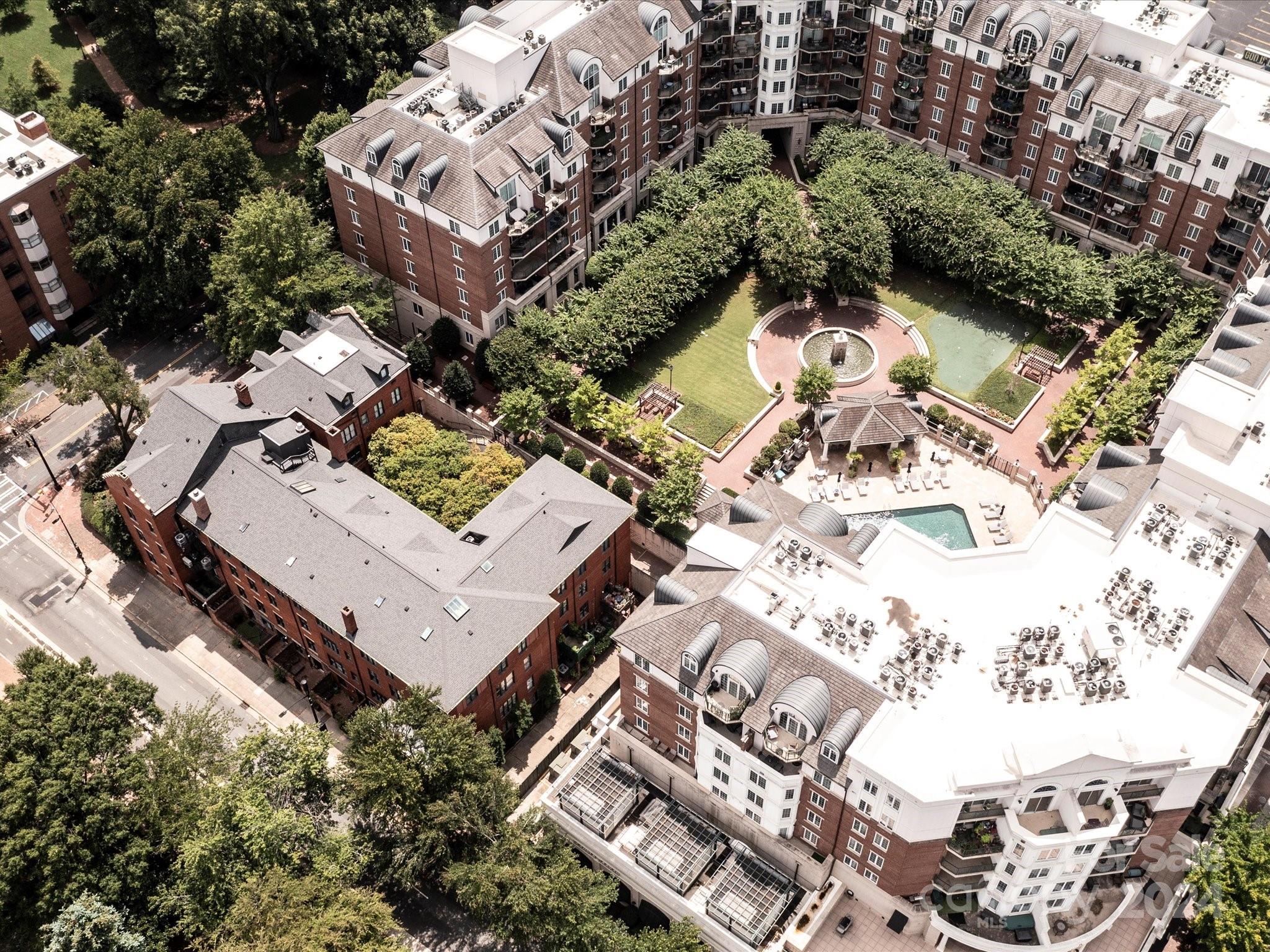 300 W 5th Street Unit: 521