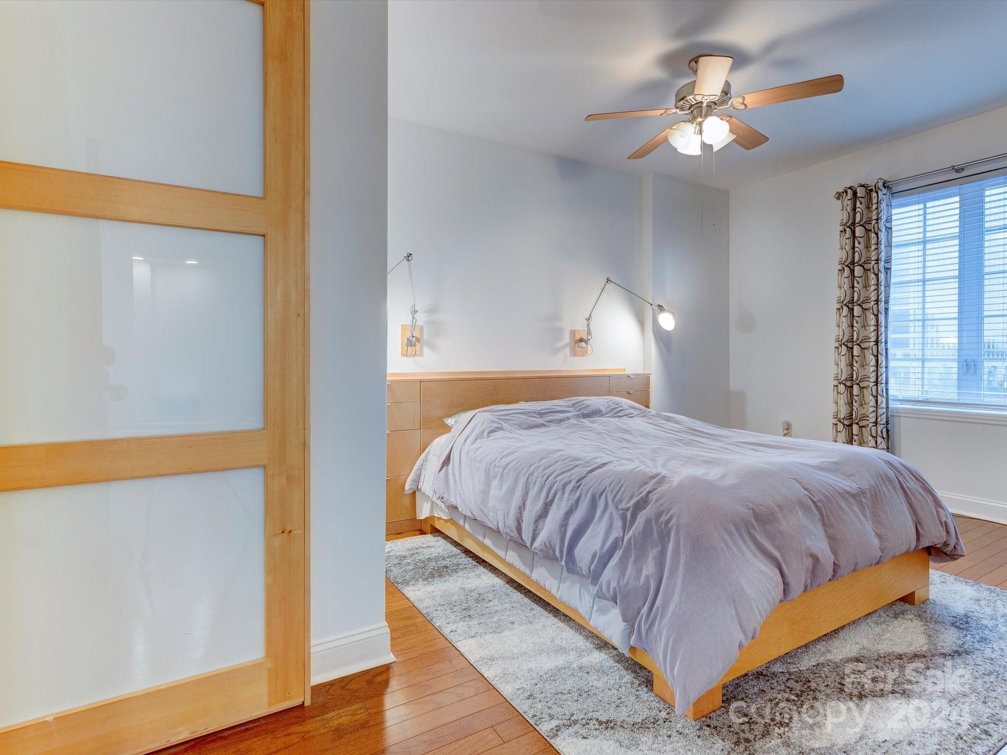300 W 5th Street Unit: 521