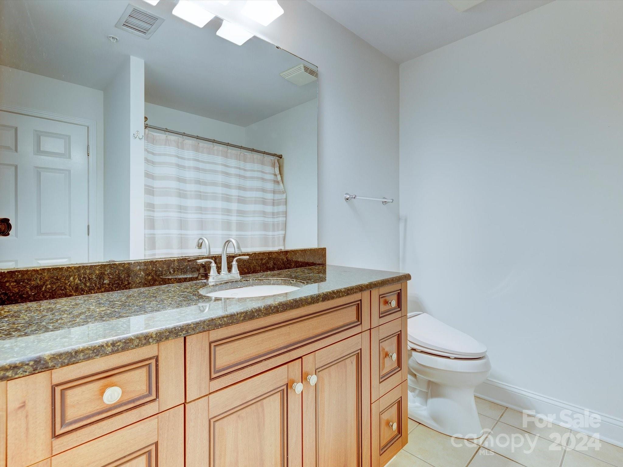 300 W 5th Street Unit: 521