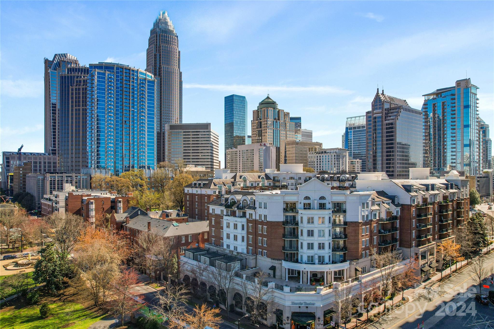 300 W 5th Street Unit: 521