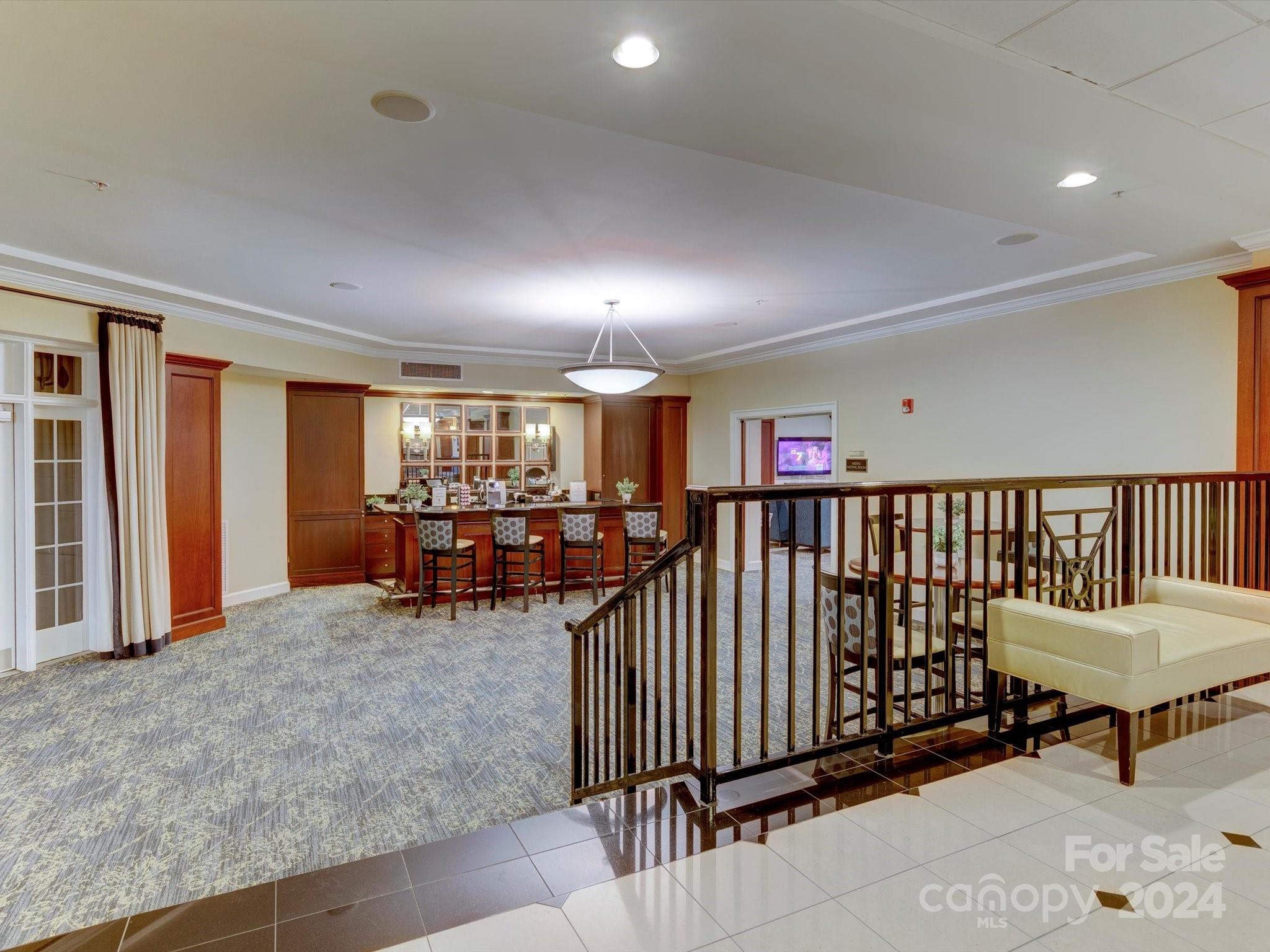 300 W 5th Street Unit: 521