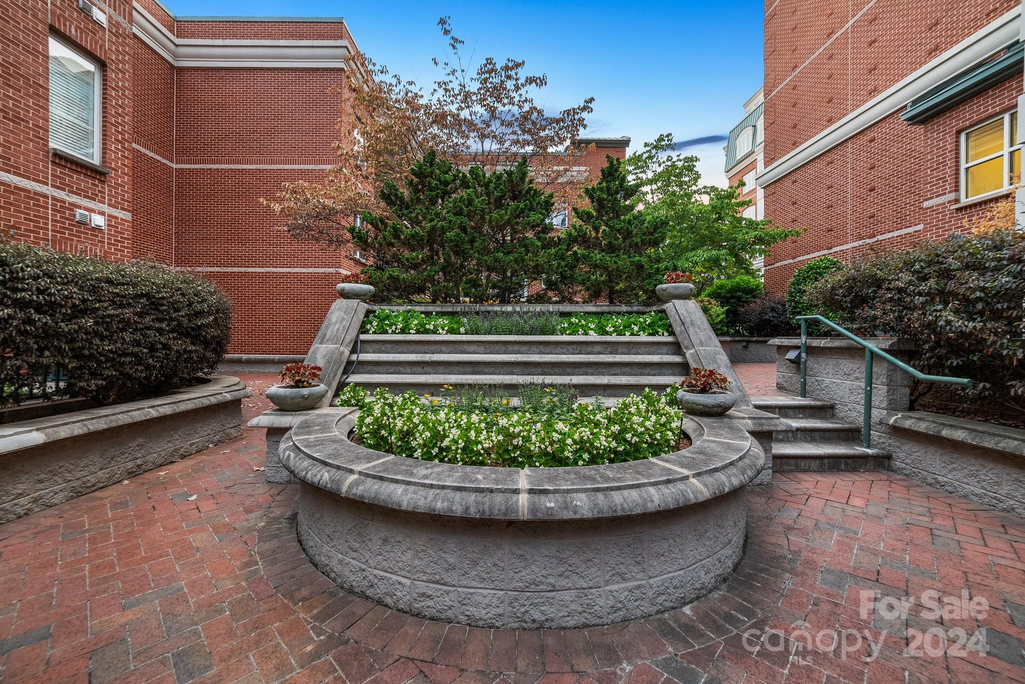 401 N Church Street Unit: 503