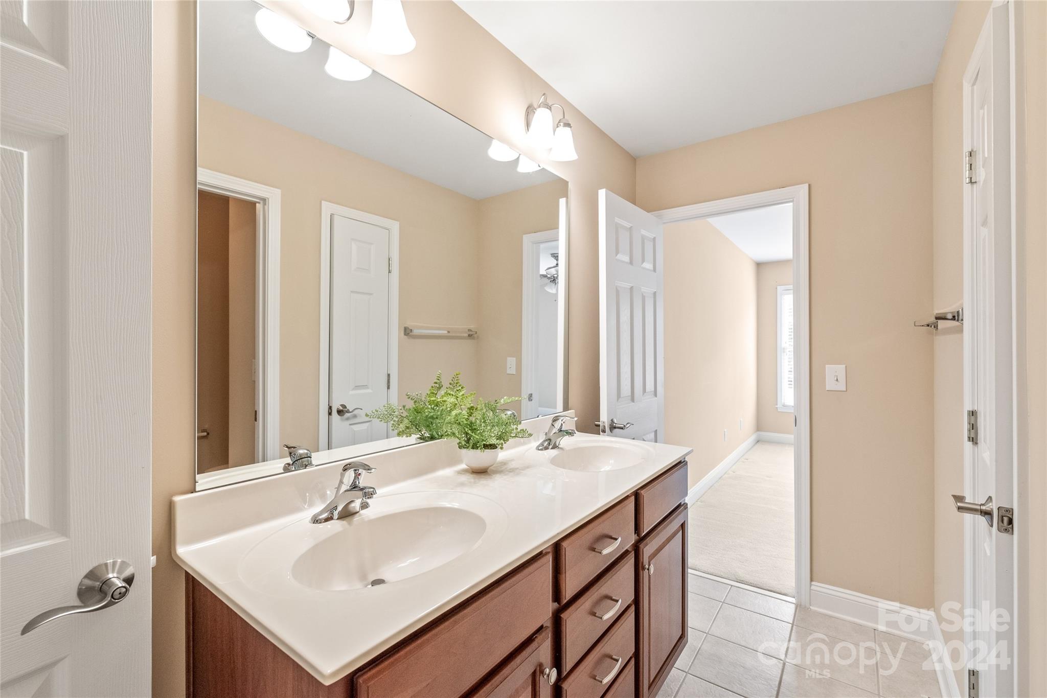 1149 Waynewood Drive