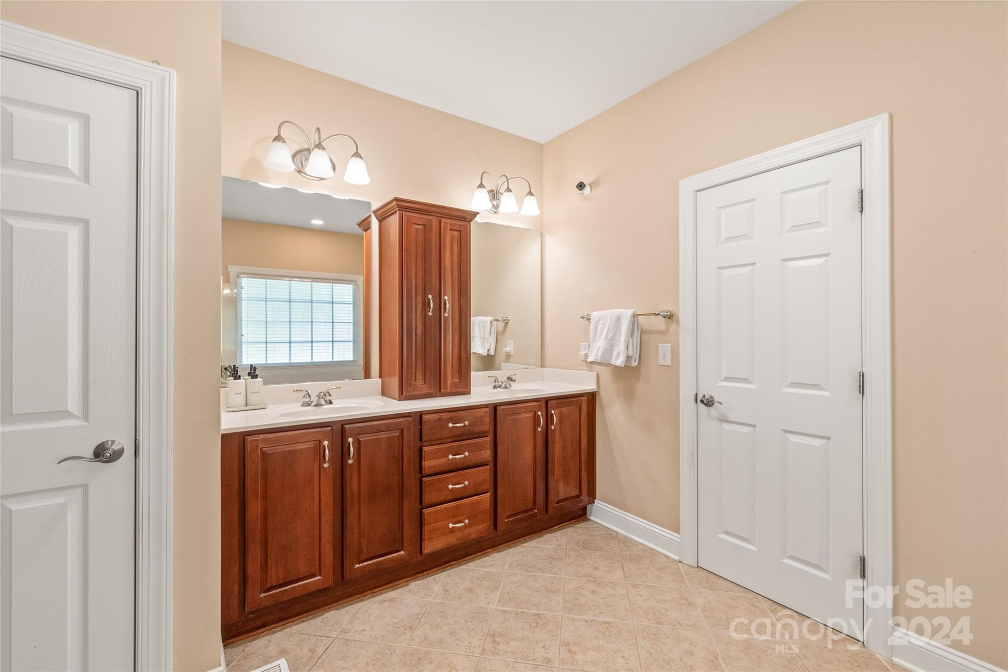 1149 Waynewood Drive