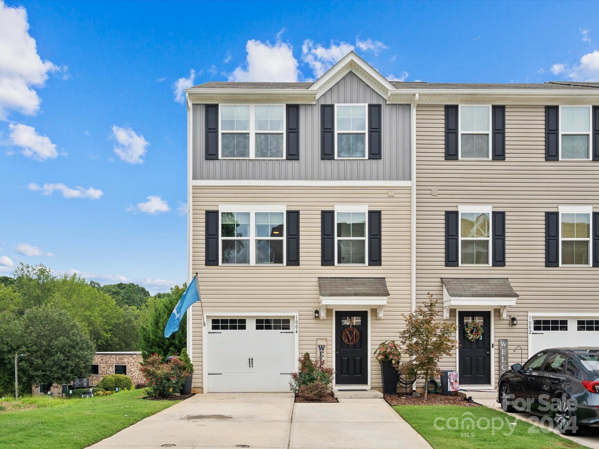 1004 Rushing Lane