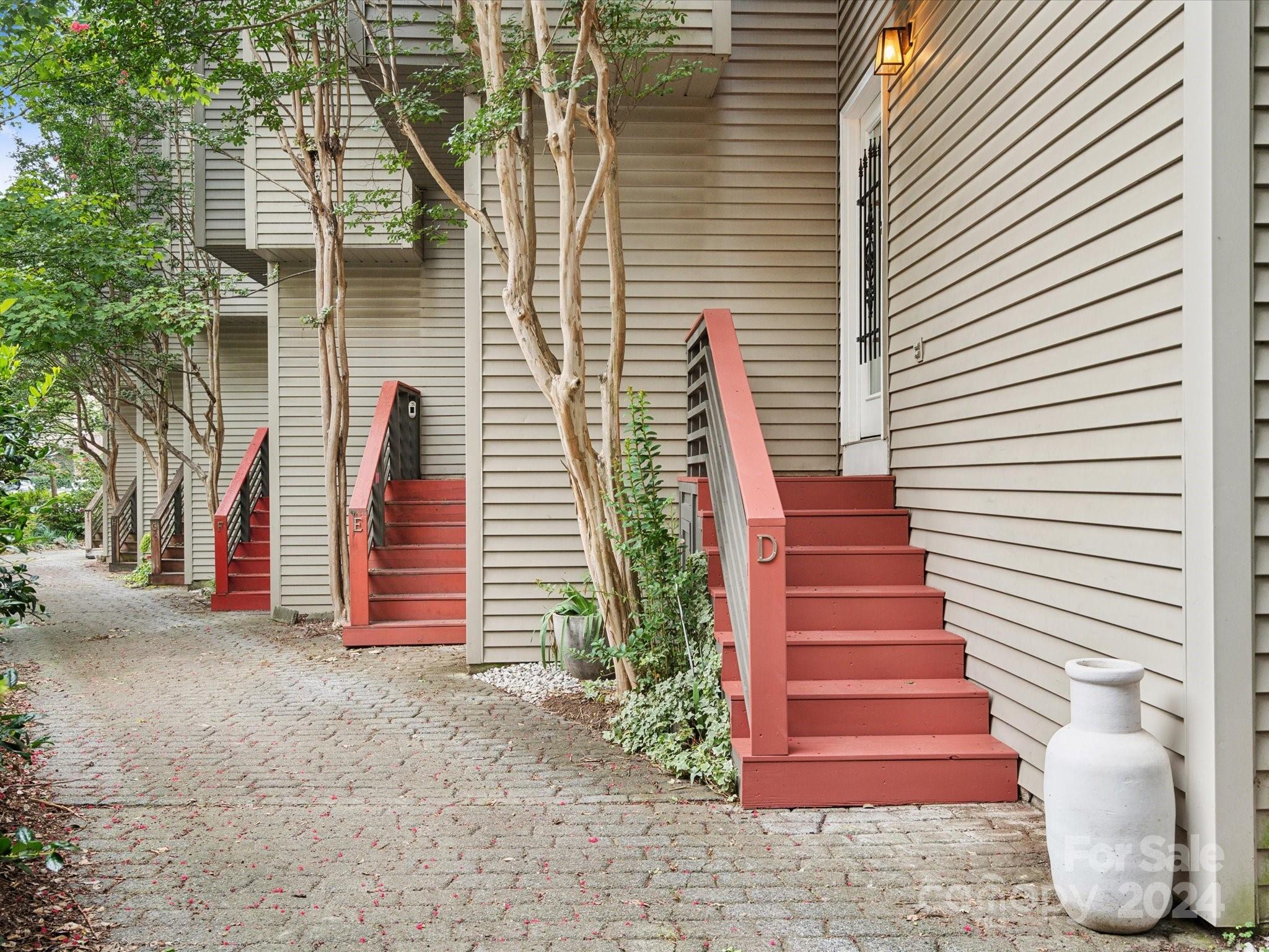 415 W 7th Street Unit: D