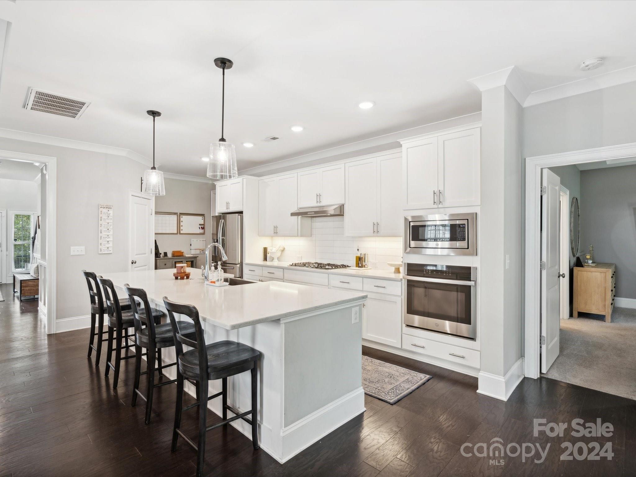 6931 Providence Lane W