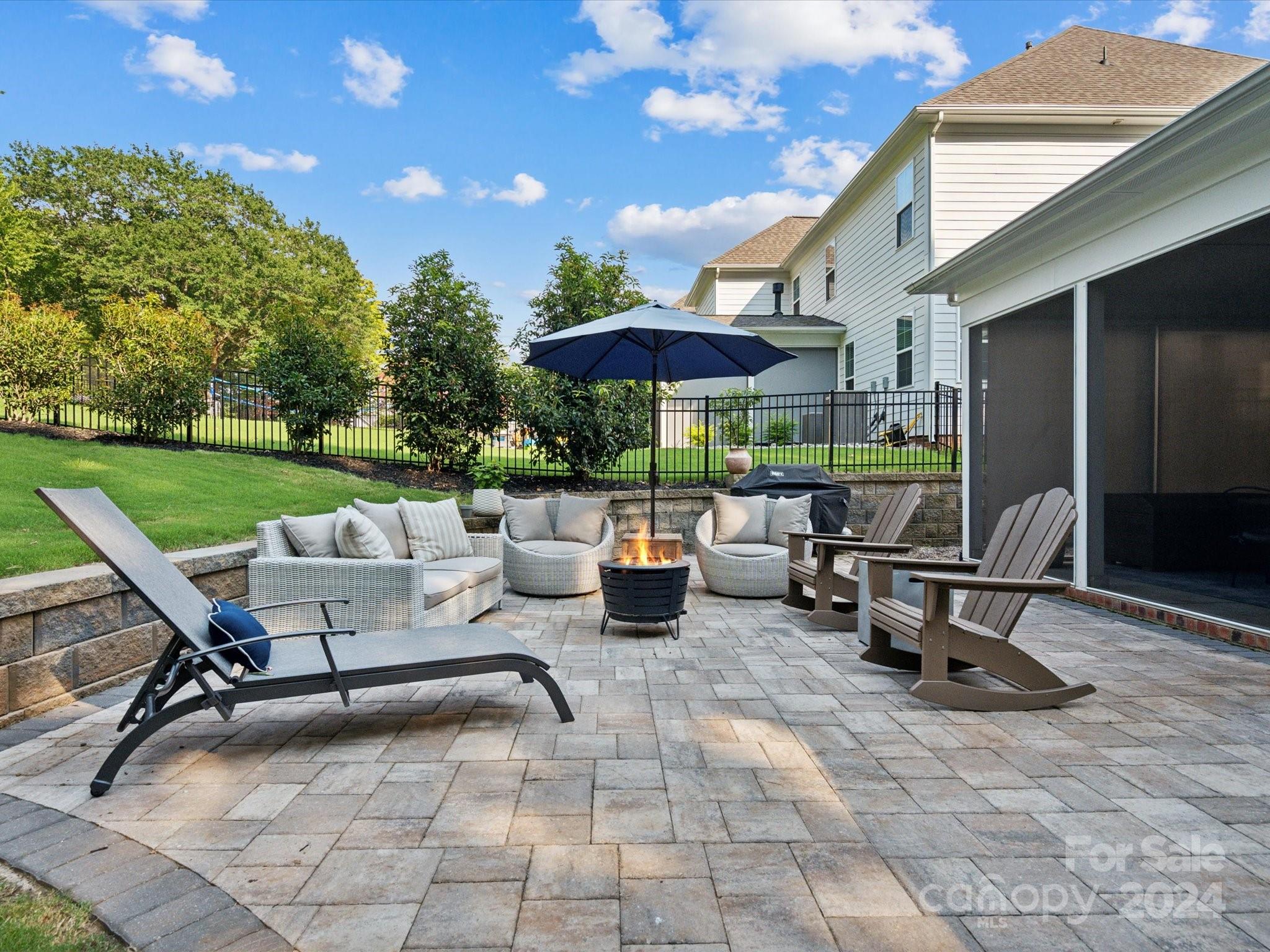 6931 Providence Lane W