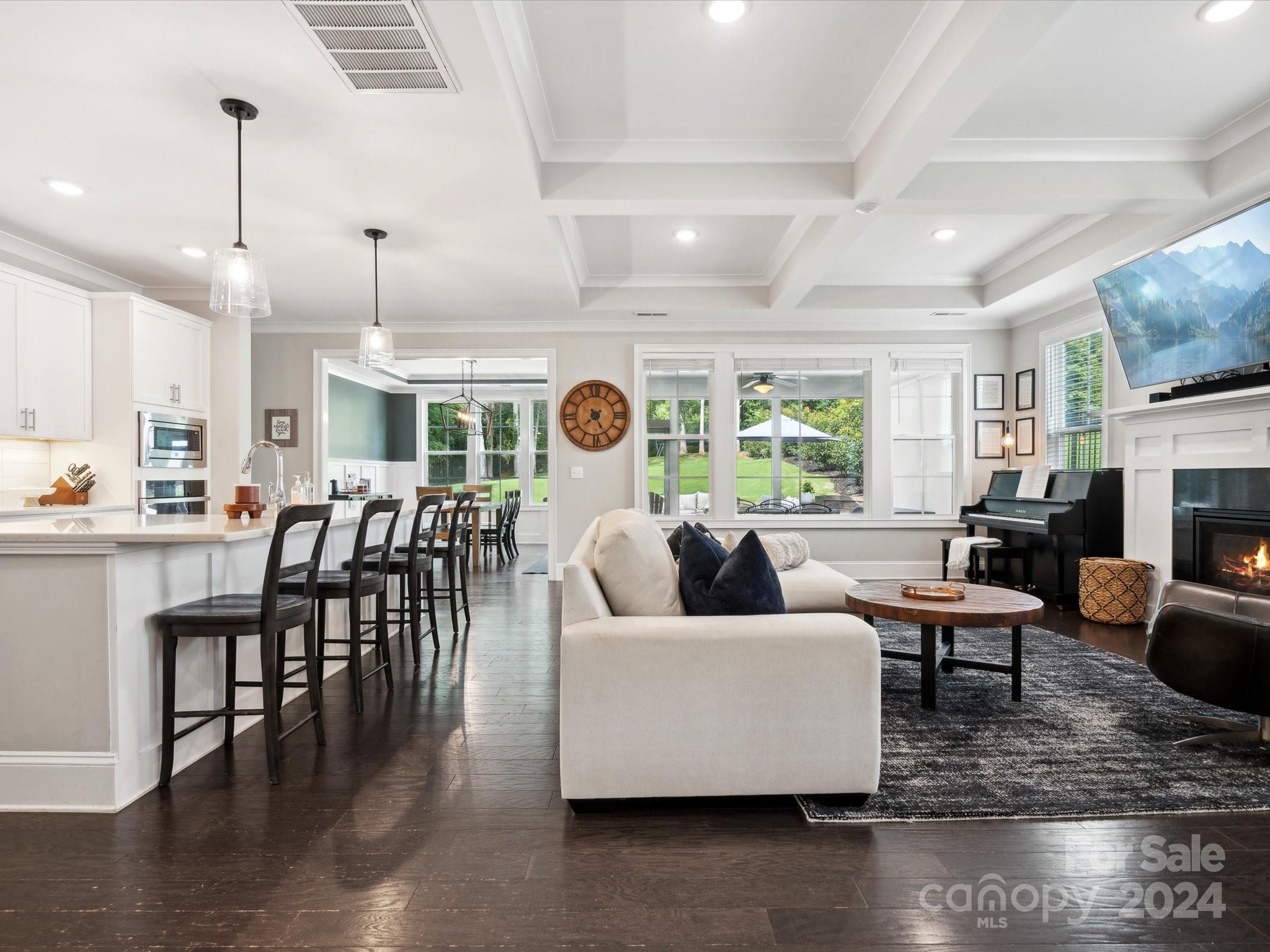 6931 Providence Lane W