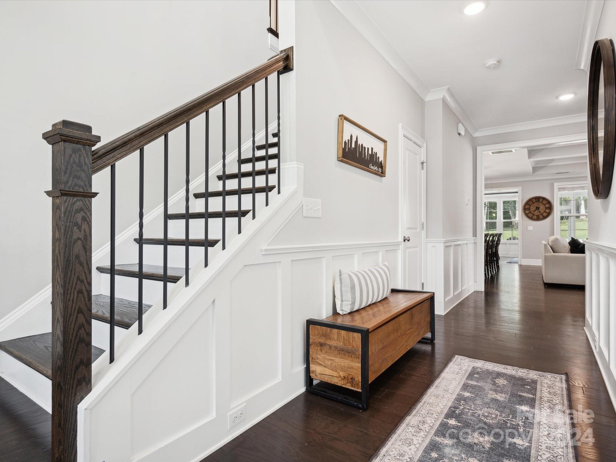 6931 Providence Lane W